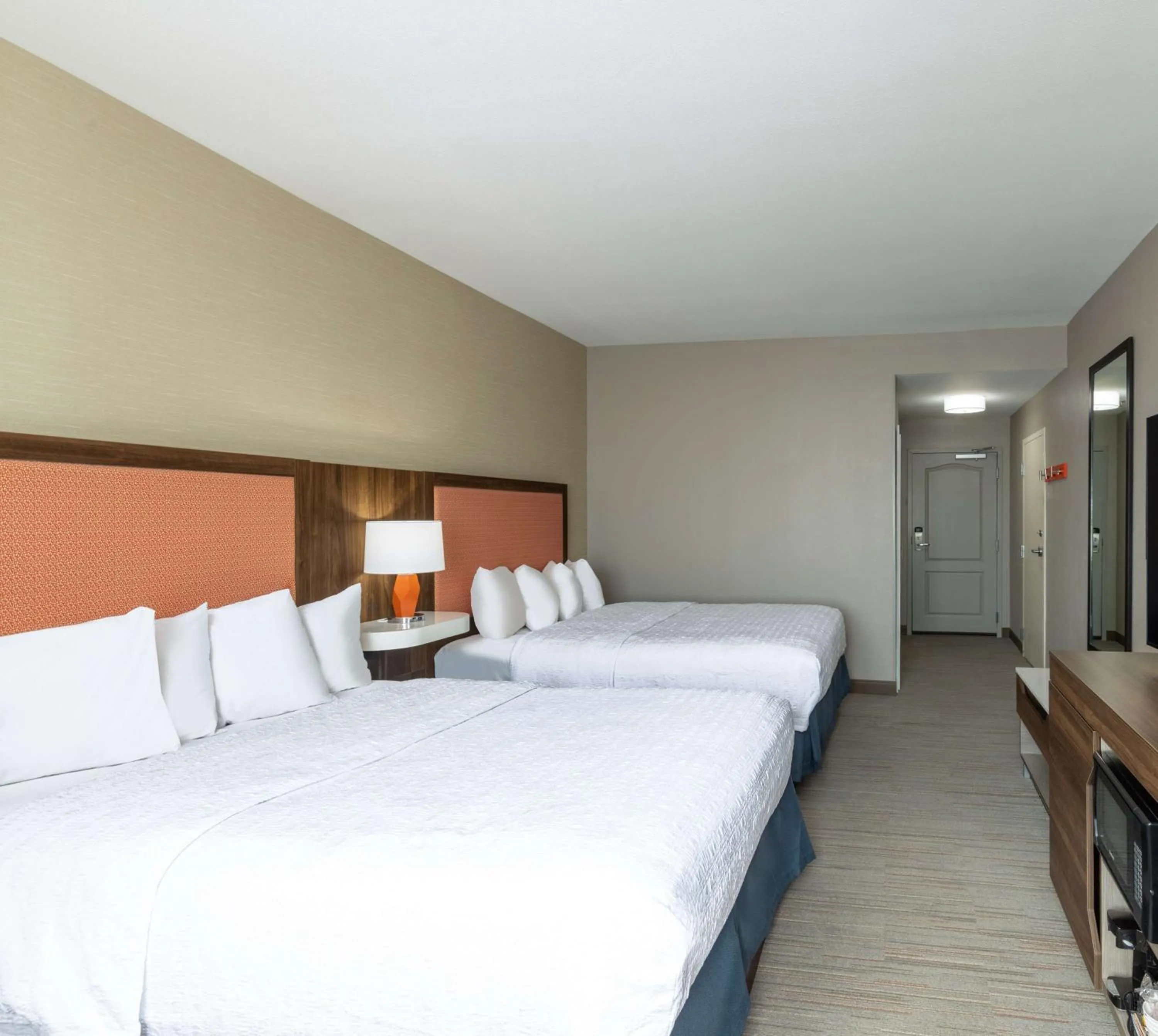 Bed in Hampton Inn & Suites Woodward