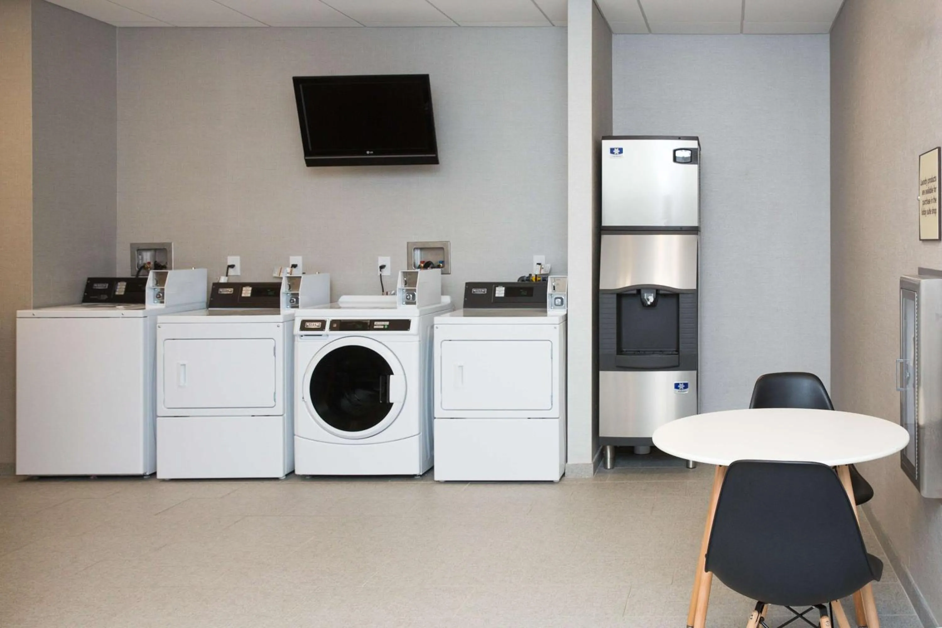 Property building in Homewood Suites By Hilton Allentown Bethlehem Center Valley