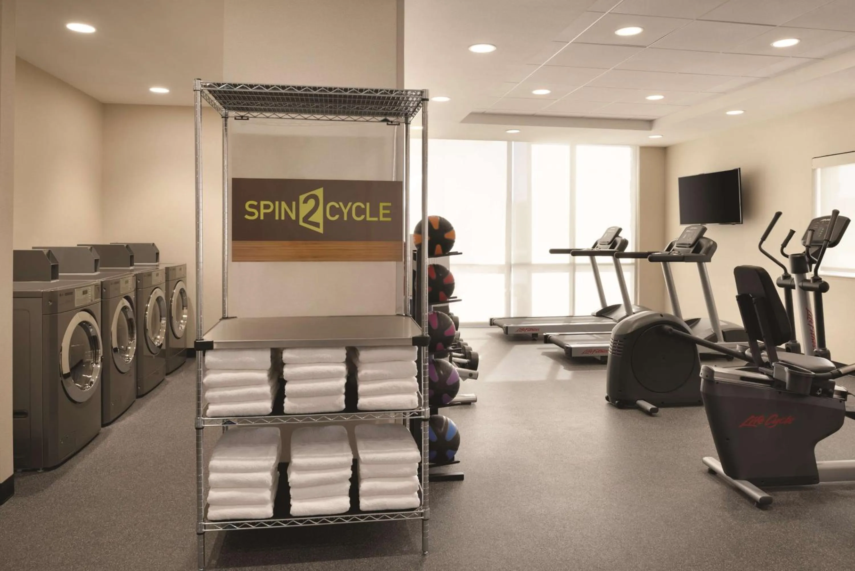 Fitness centre/facilities in Home2 Suites By Hilton Iowa City Coralville
