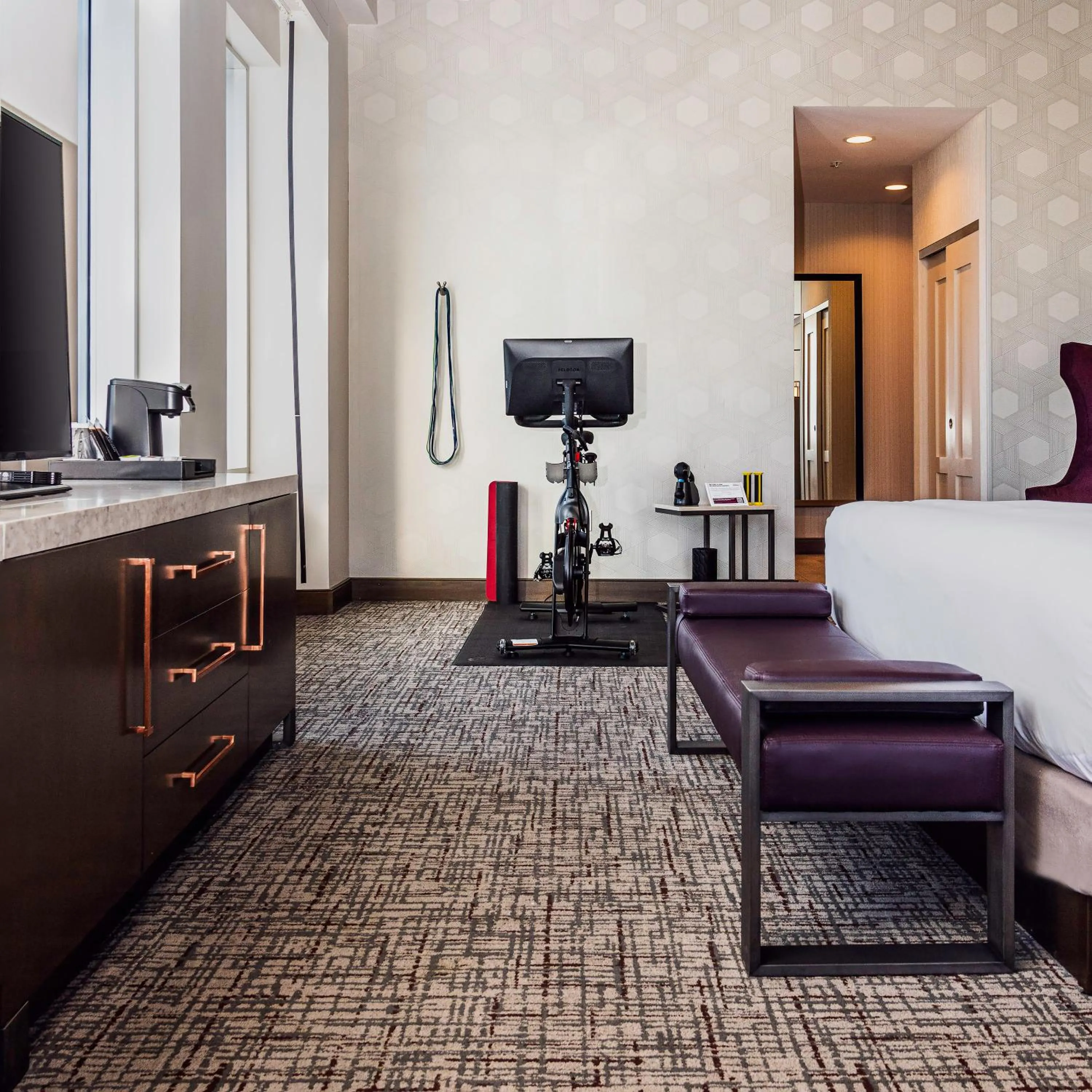 Fitness centre/facilities, Bed in H Hotel Los Angeles, Curio Collection By Hilton