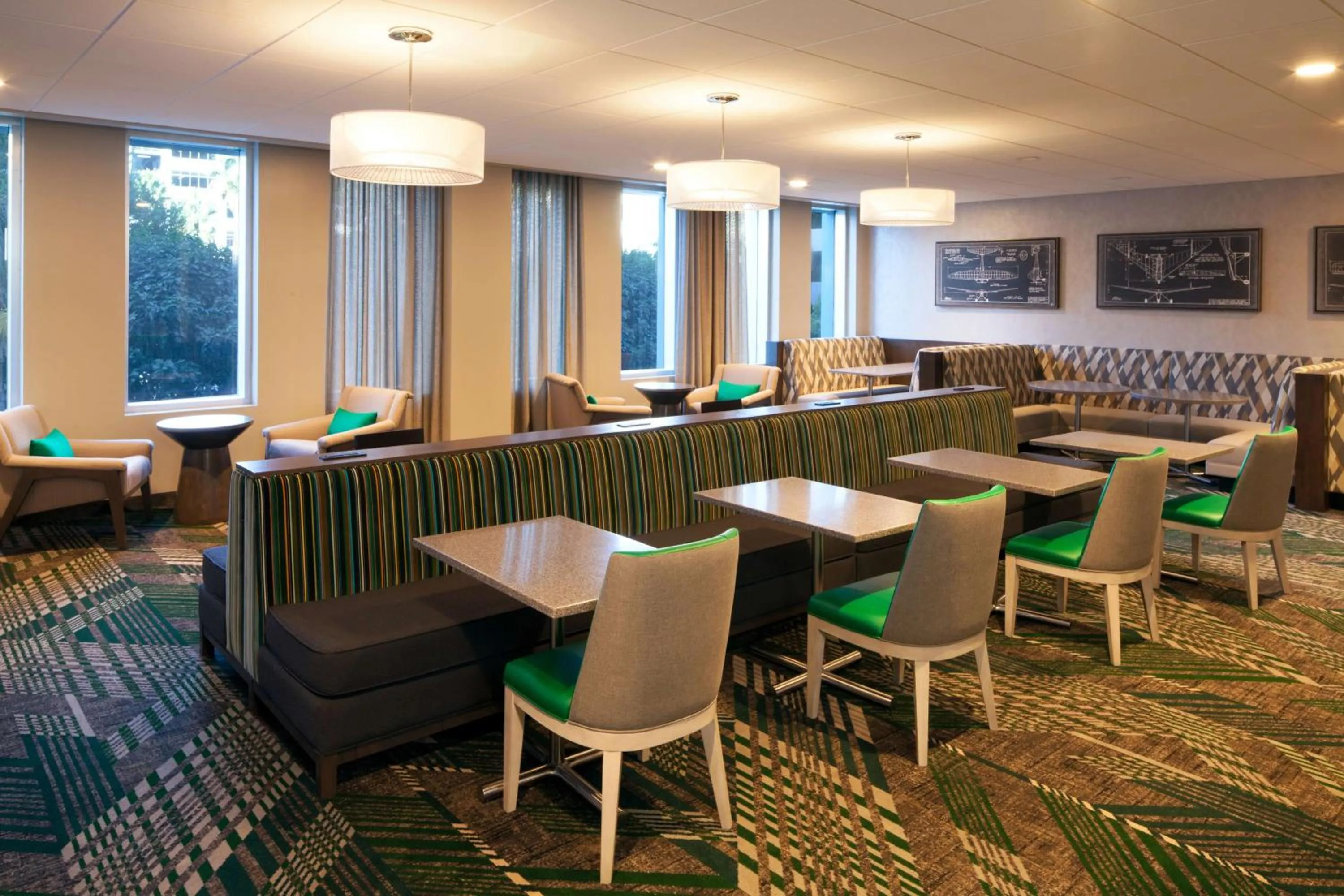 Dining area in Homewood Suites By Hilton Los Angeles International Airport