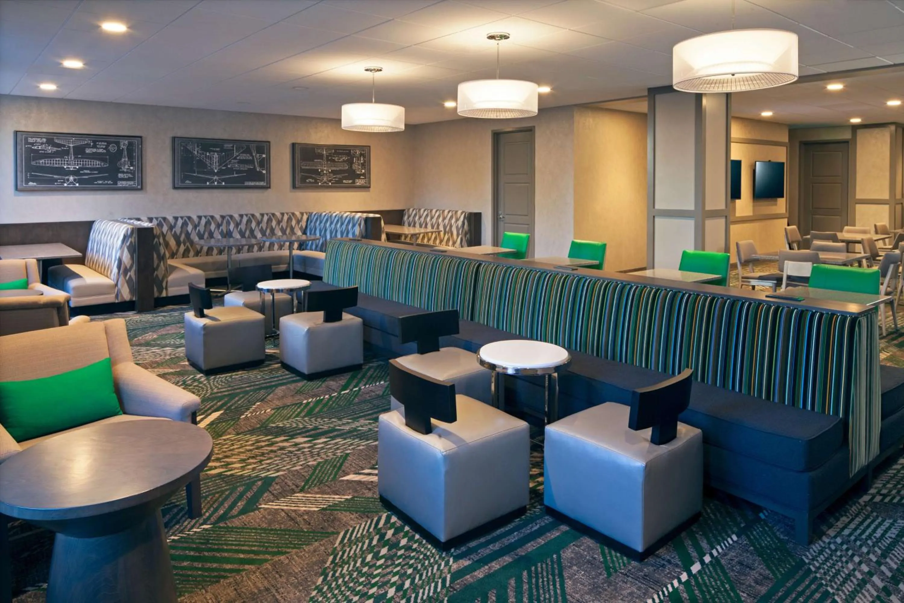 Dining area in Homewood Suites By Hilton Los Angeles International Airport