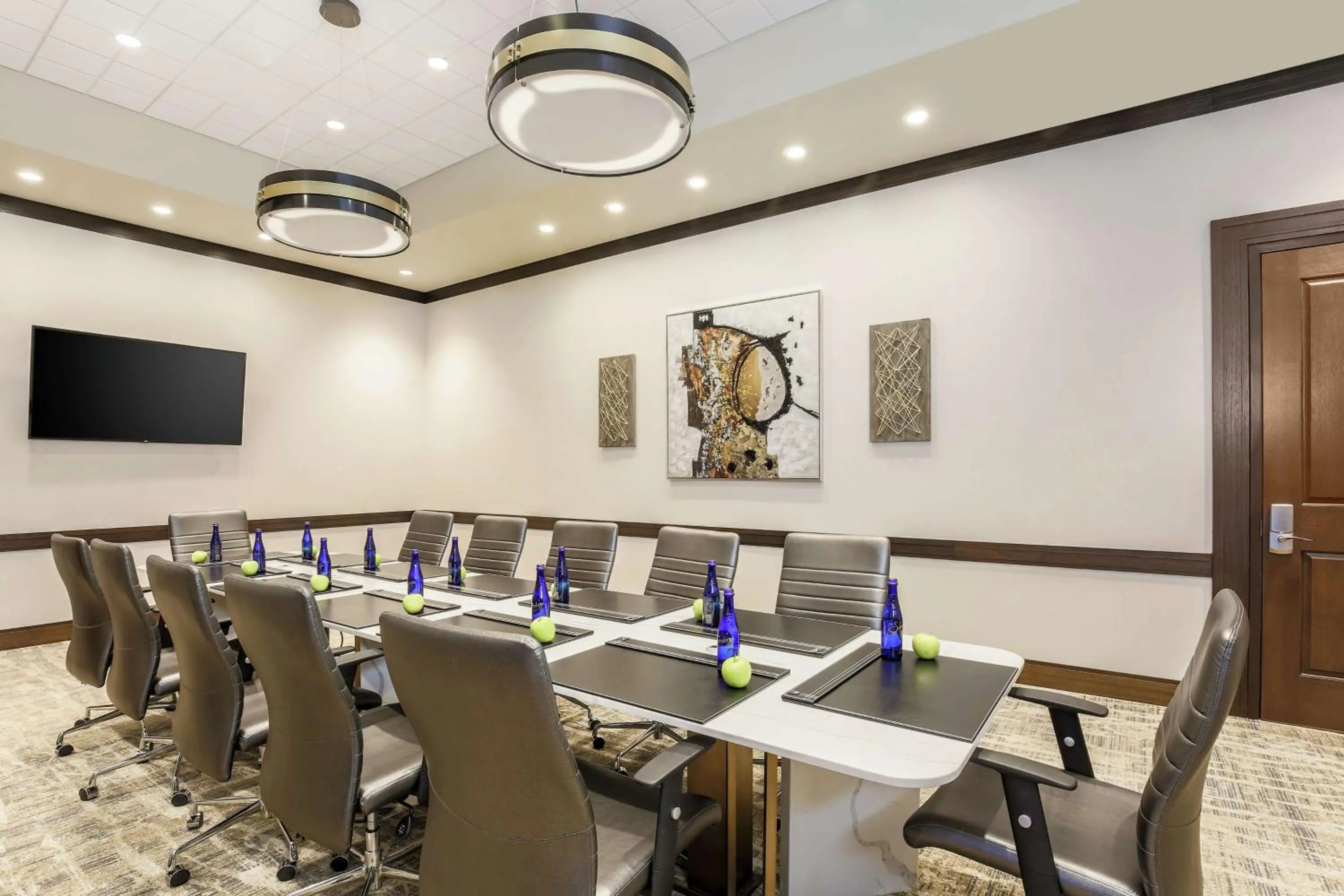Meeting/conference room in Embassy Suites By Hilton Syracuse Destiny USA