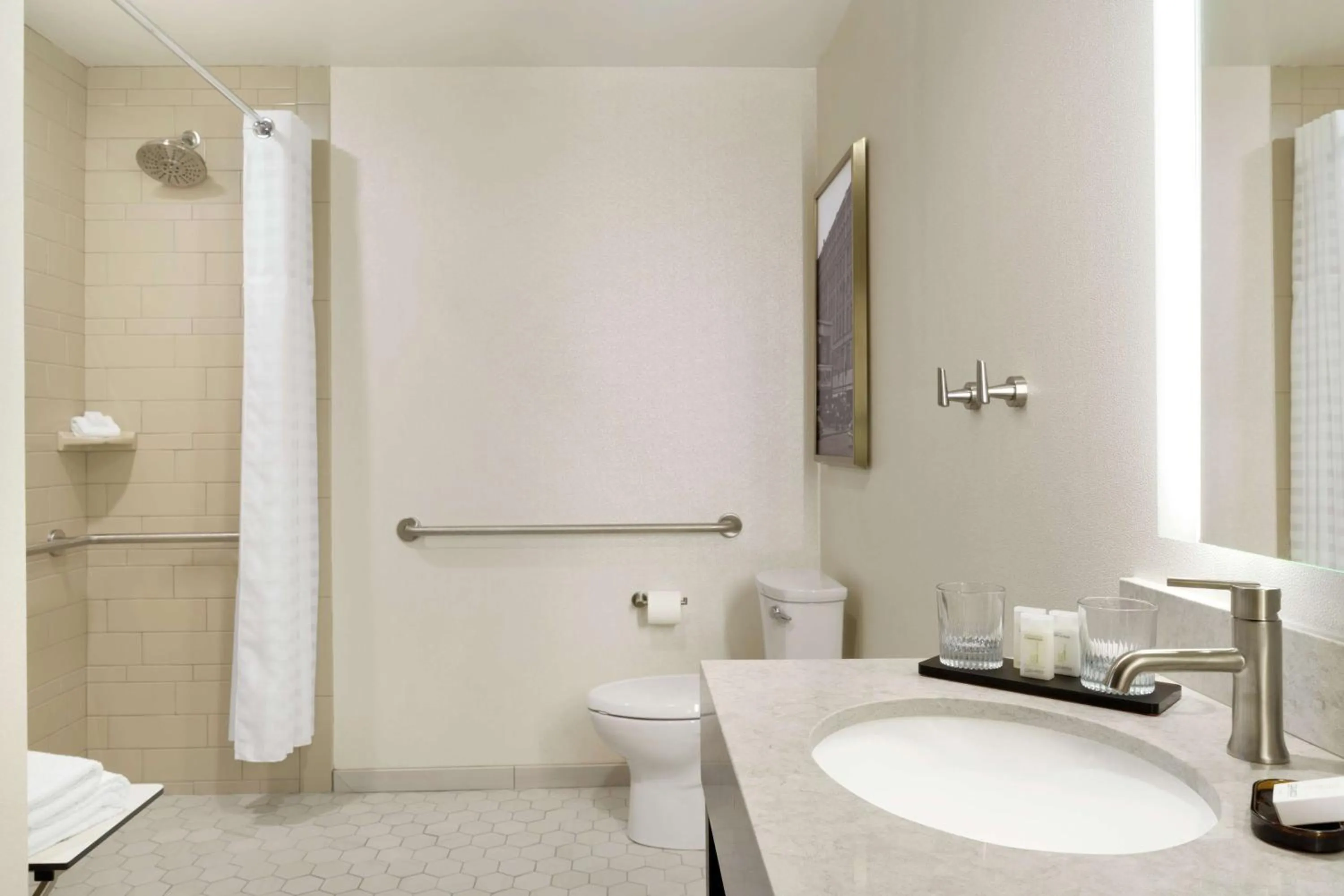 Bathroom in Embassy Suites By Hilton Syracuse Destiny USA