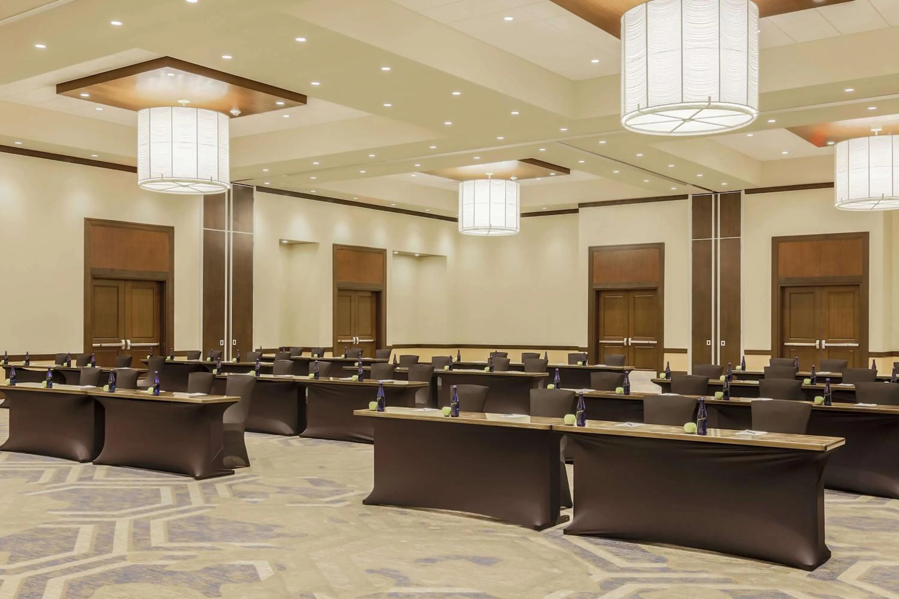 Meeting/conference room in Embassy Suites By Hilton Syracuse Destiny USA