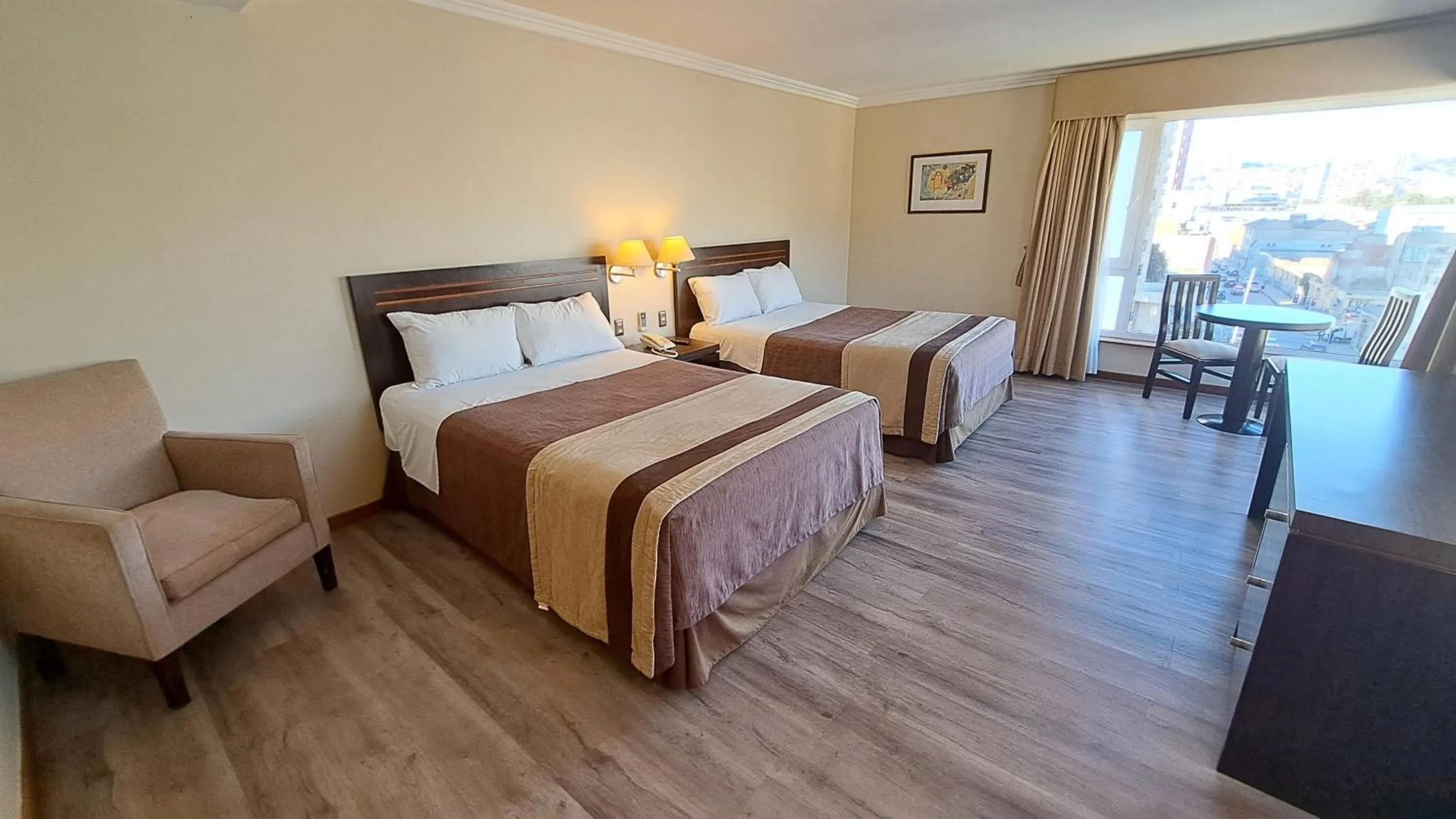 Bedroom, Bed in Hotel Diego de Almagro Valparaíso