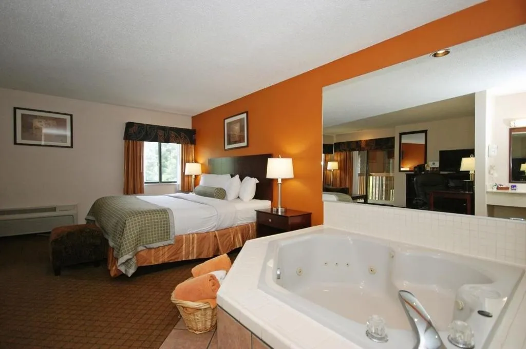 Bed in Baymont by Wyndham Delaware