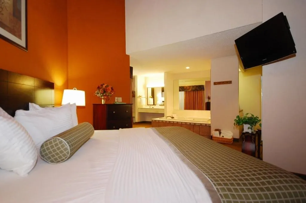 Bedroom, Bed in Baymont by Wyndham Delaware