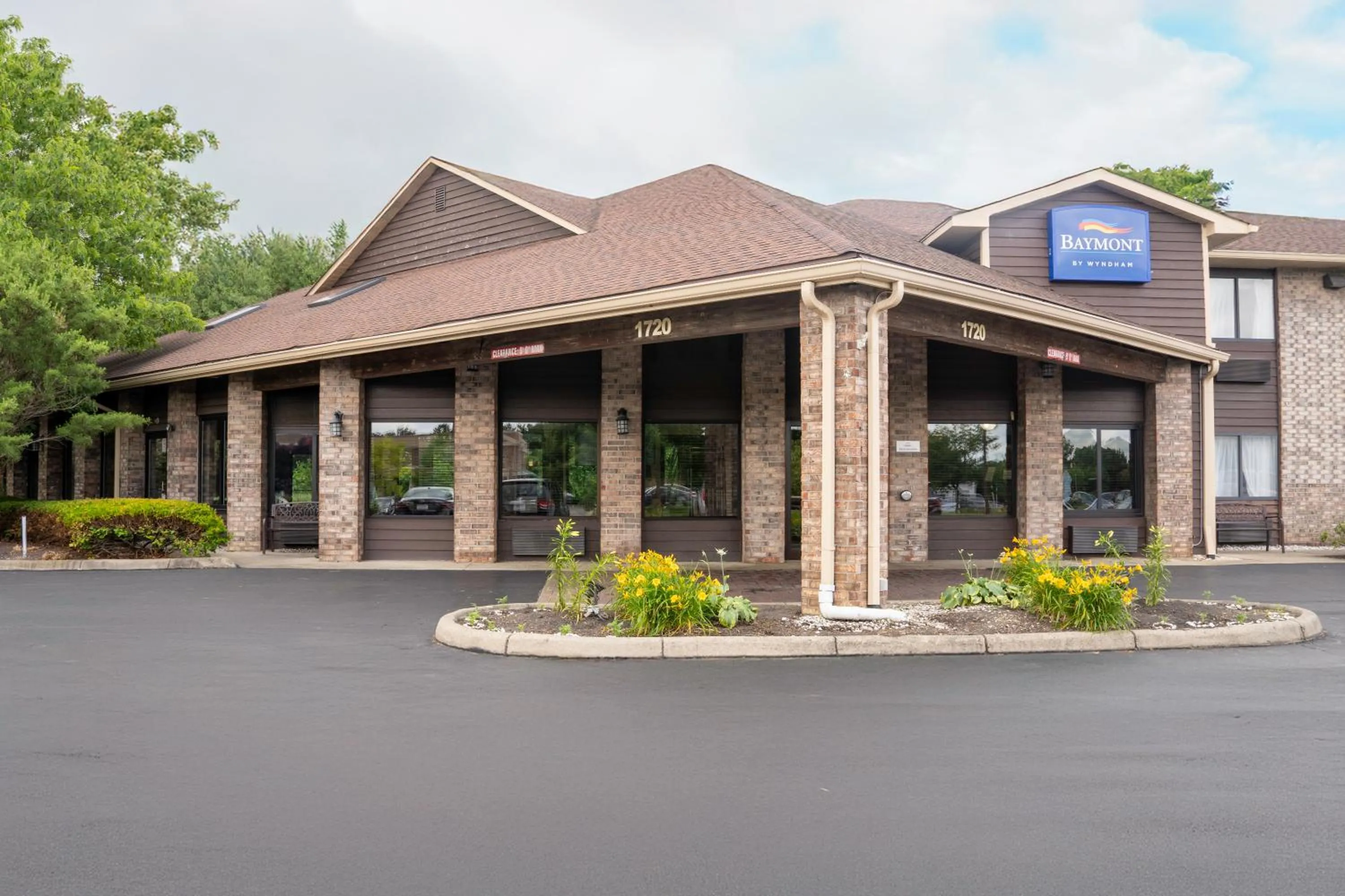 Property building in Baymont by Wyndham Delaware