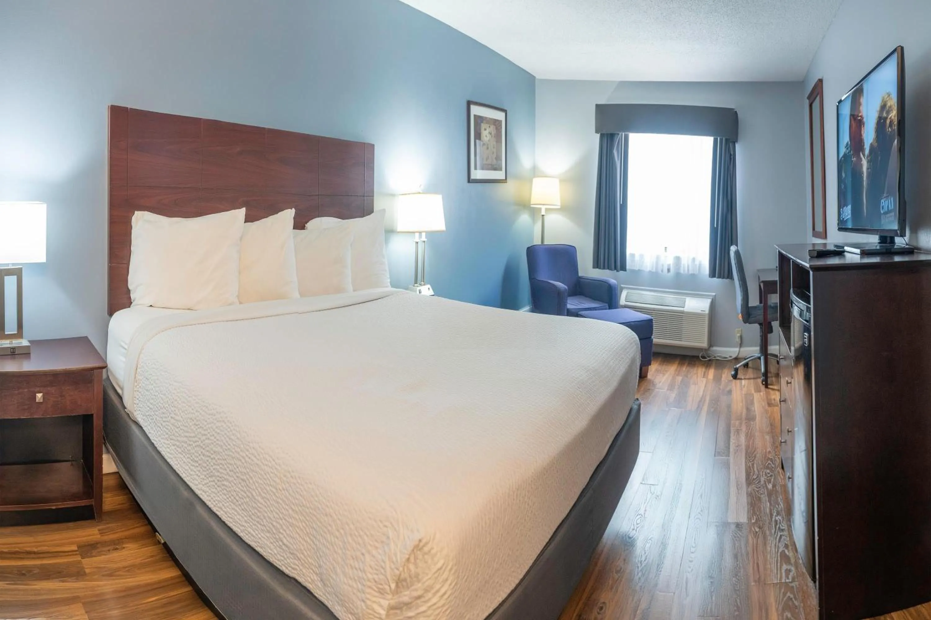 Photo of the whole room, Bed in Baymont by Wyndham Delaware