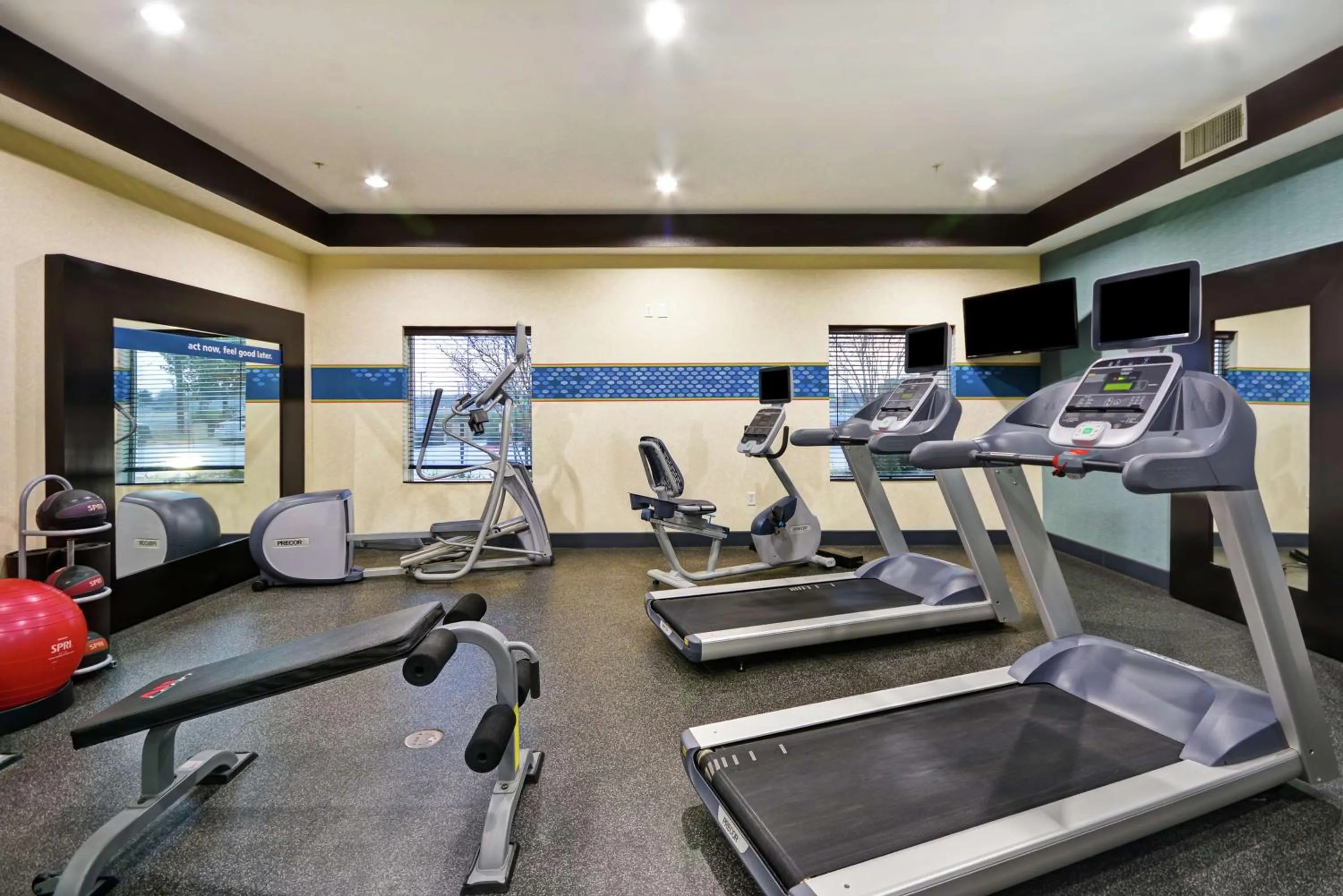Fitness centre/facilities in Hampton Inn & Suites San Antonio/Northeast I-35