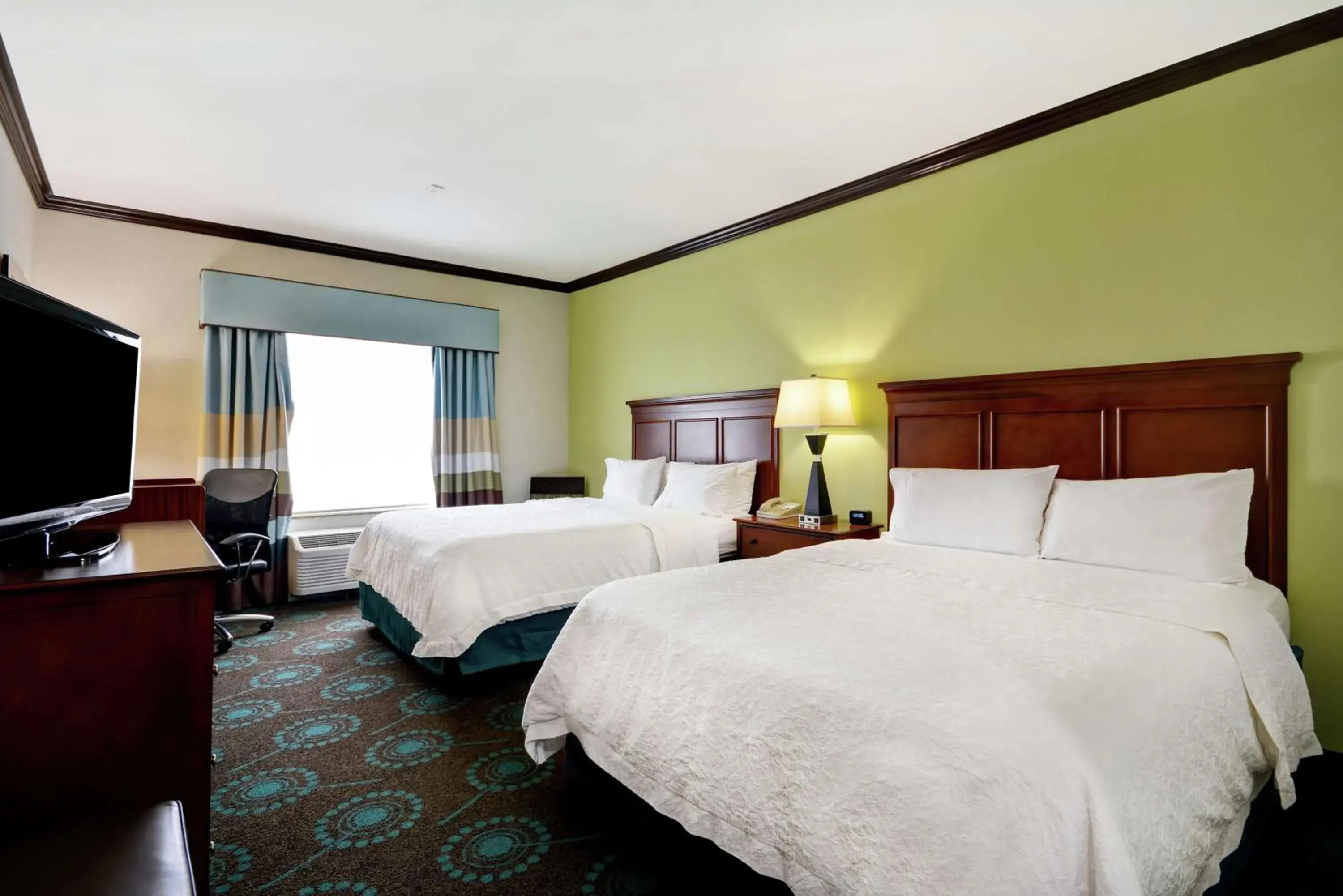 Room with Two Queen Beds - Non-Smoking in Hampton Inn & Suites San Antonio/Northeast I-35 Room with Two Queen Beds - Non-Smoking in Hampton Inn & Suites San Antonio/Northeast I-35