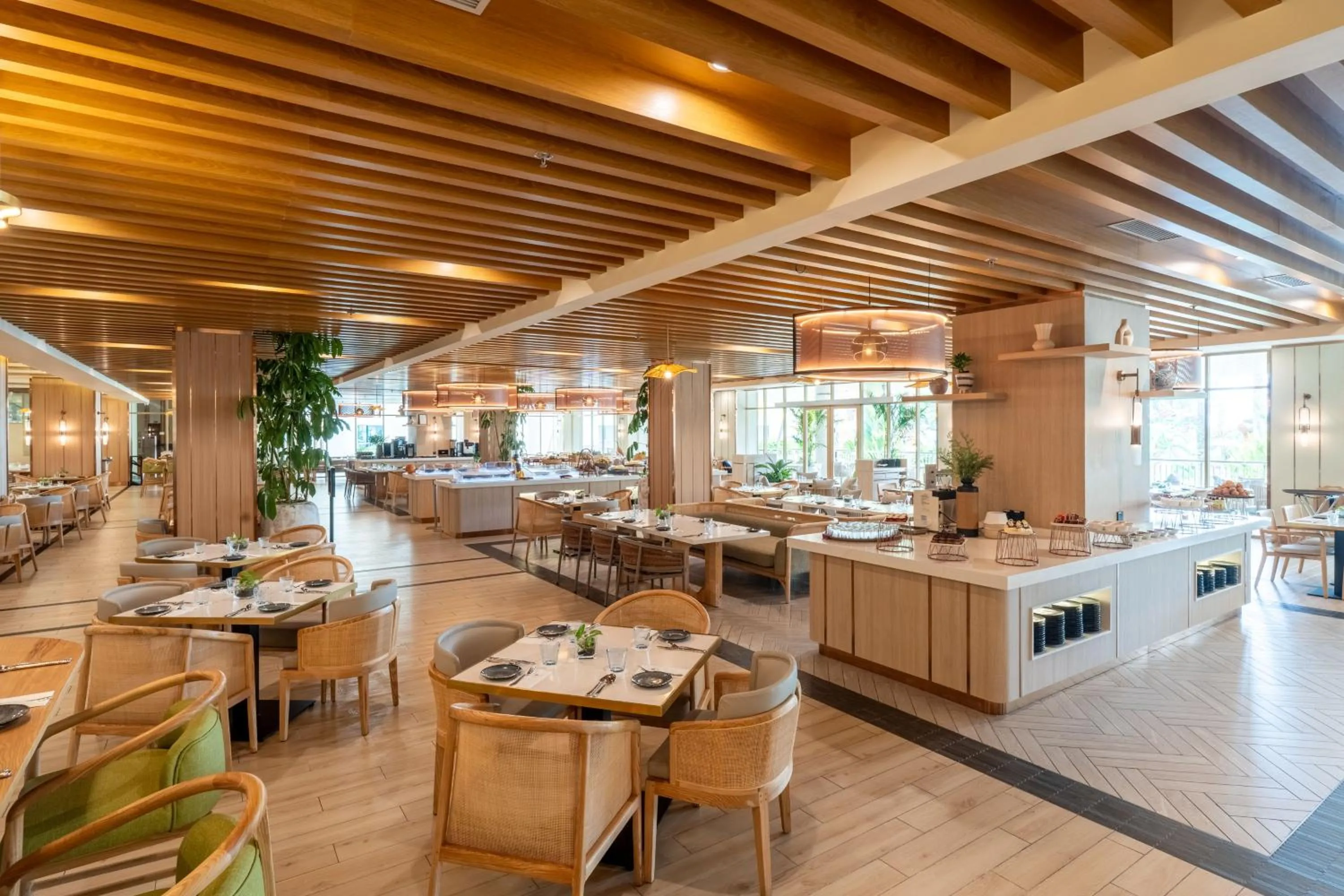 Restaurant/places to eat in Swiss-Grand Beach Resort Kuantan