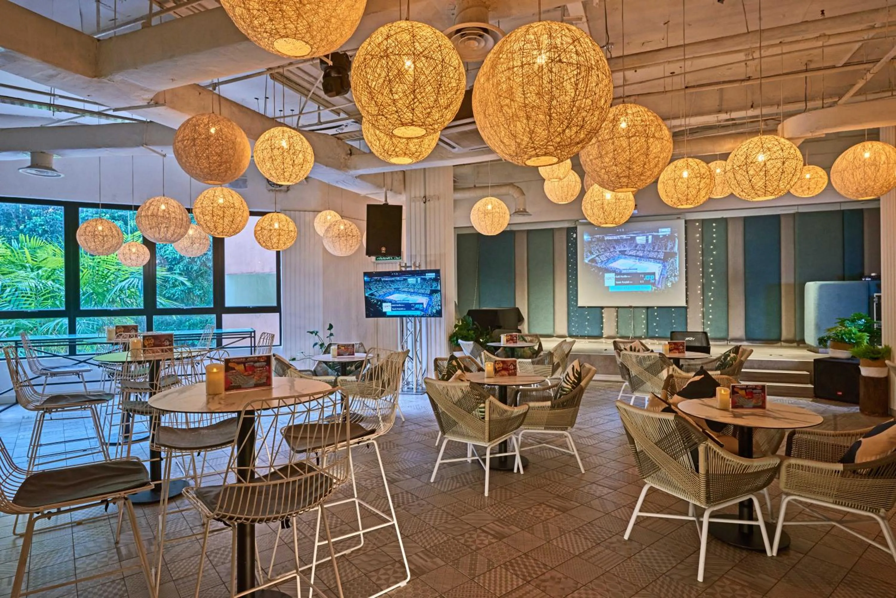 Restaurant/places to eat in Swiss-Grand Beach Resort Kuantan