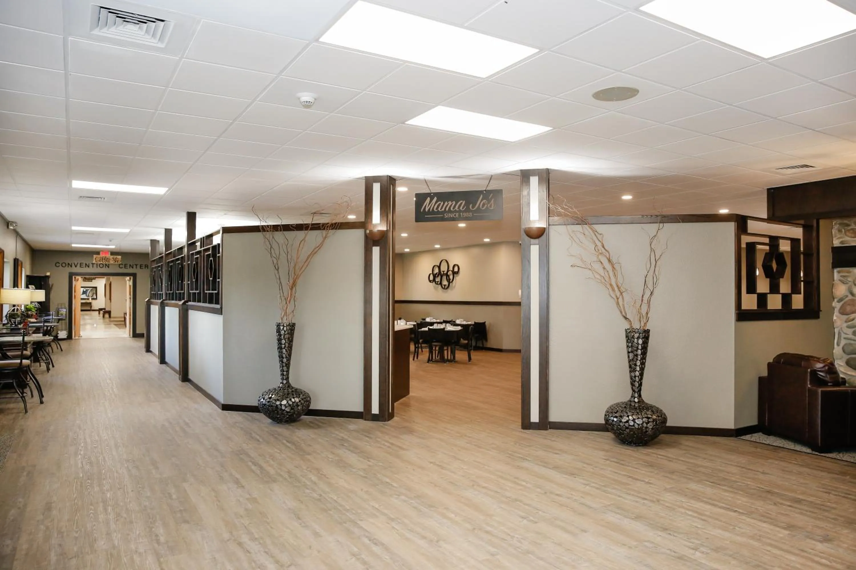 Restaurant/places to eat in Billings Hotel & Convention Center