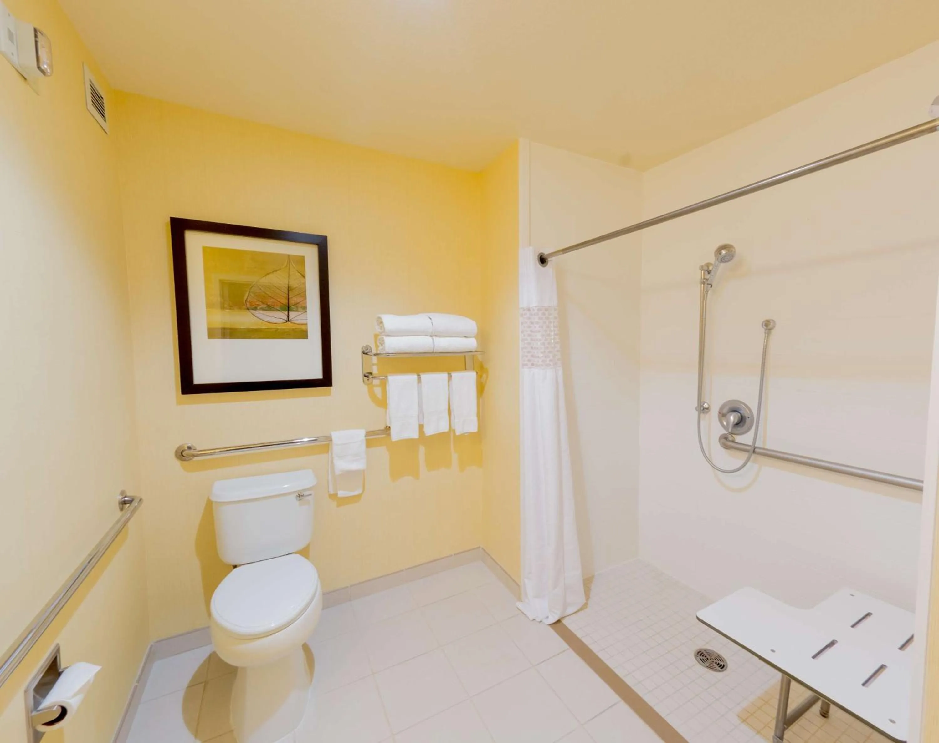 Bathroom in Hampton Inn & Suites Riverside/Corona East