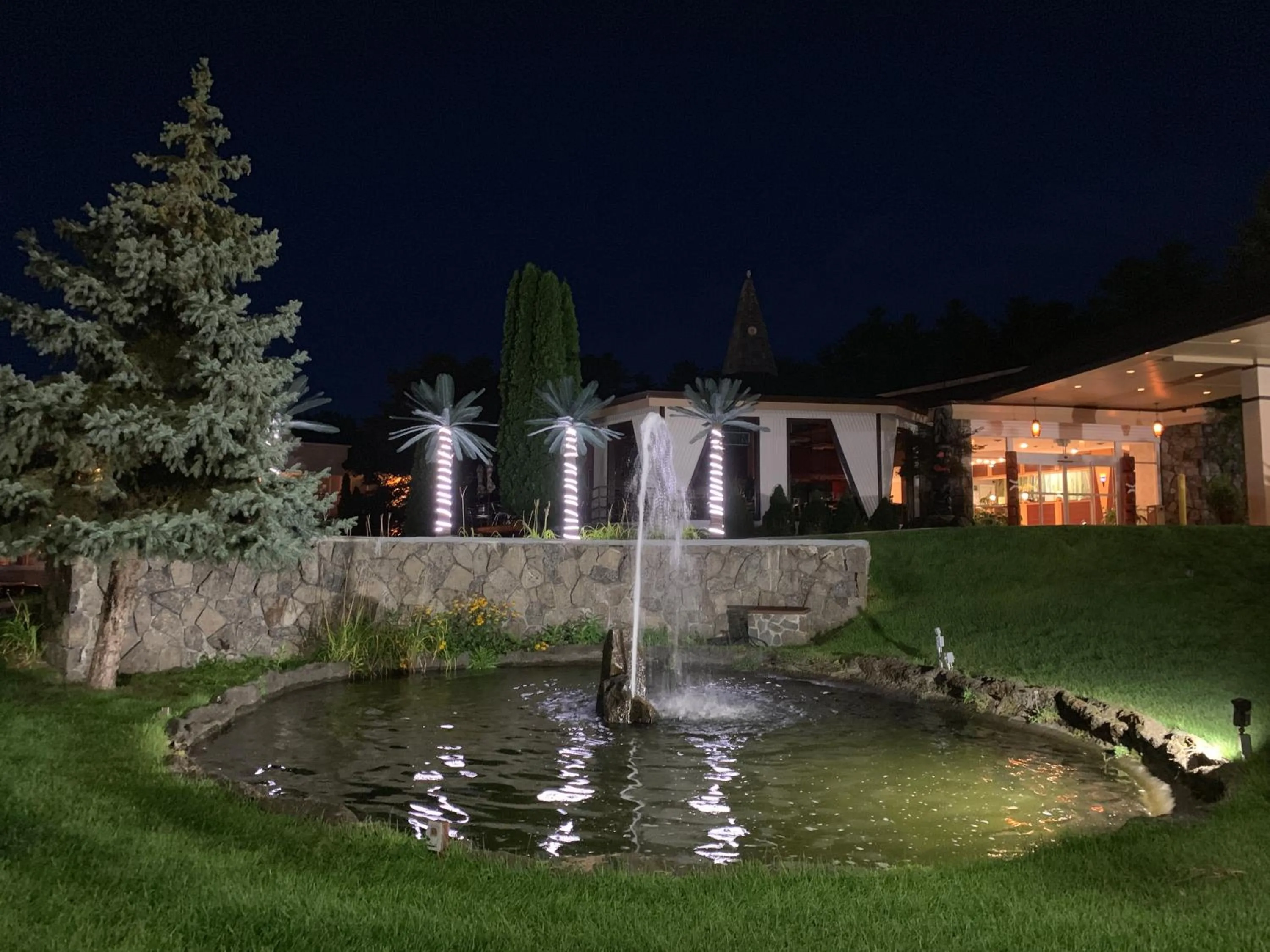 Facade/entrance in Tiki Resort - Lake George