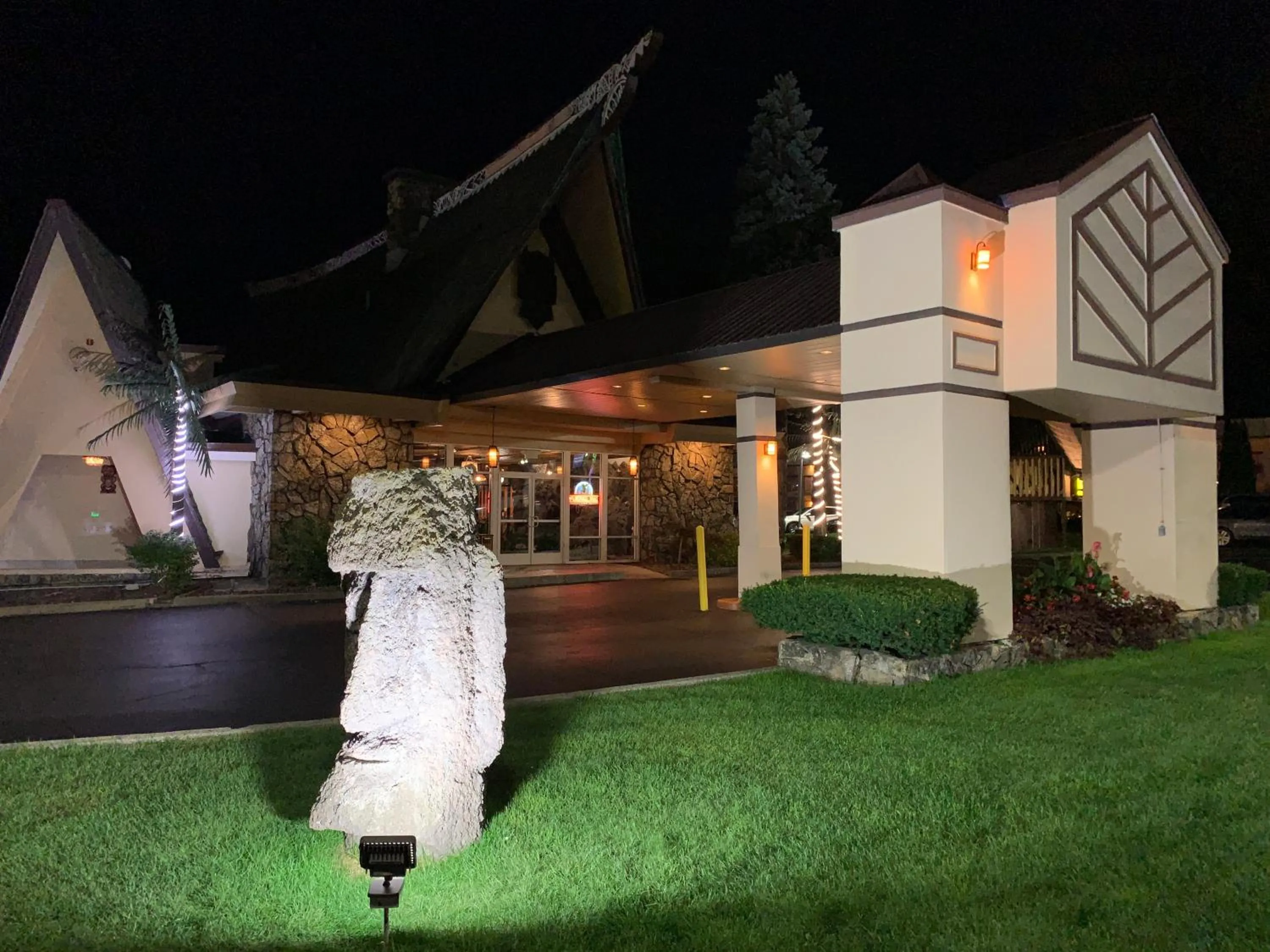 Facade/entrance in Tiki Resort - Lake George