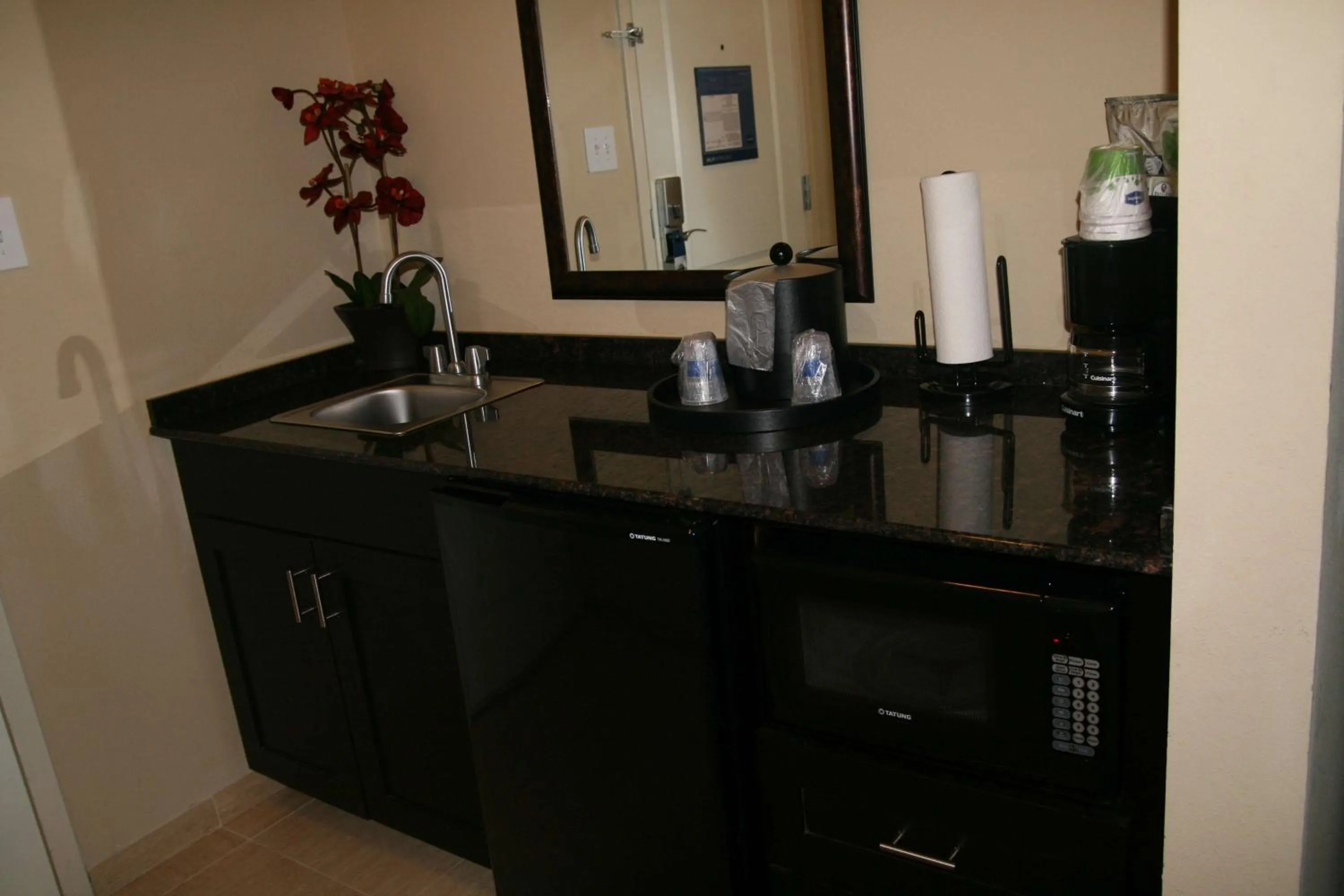 Kitchen or kitchenette in Hampton Inn Kilgore