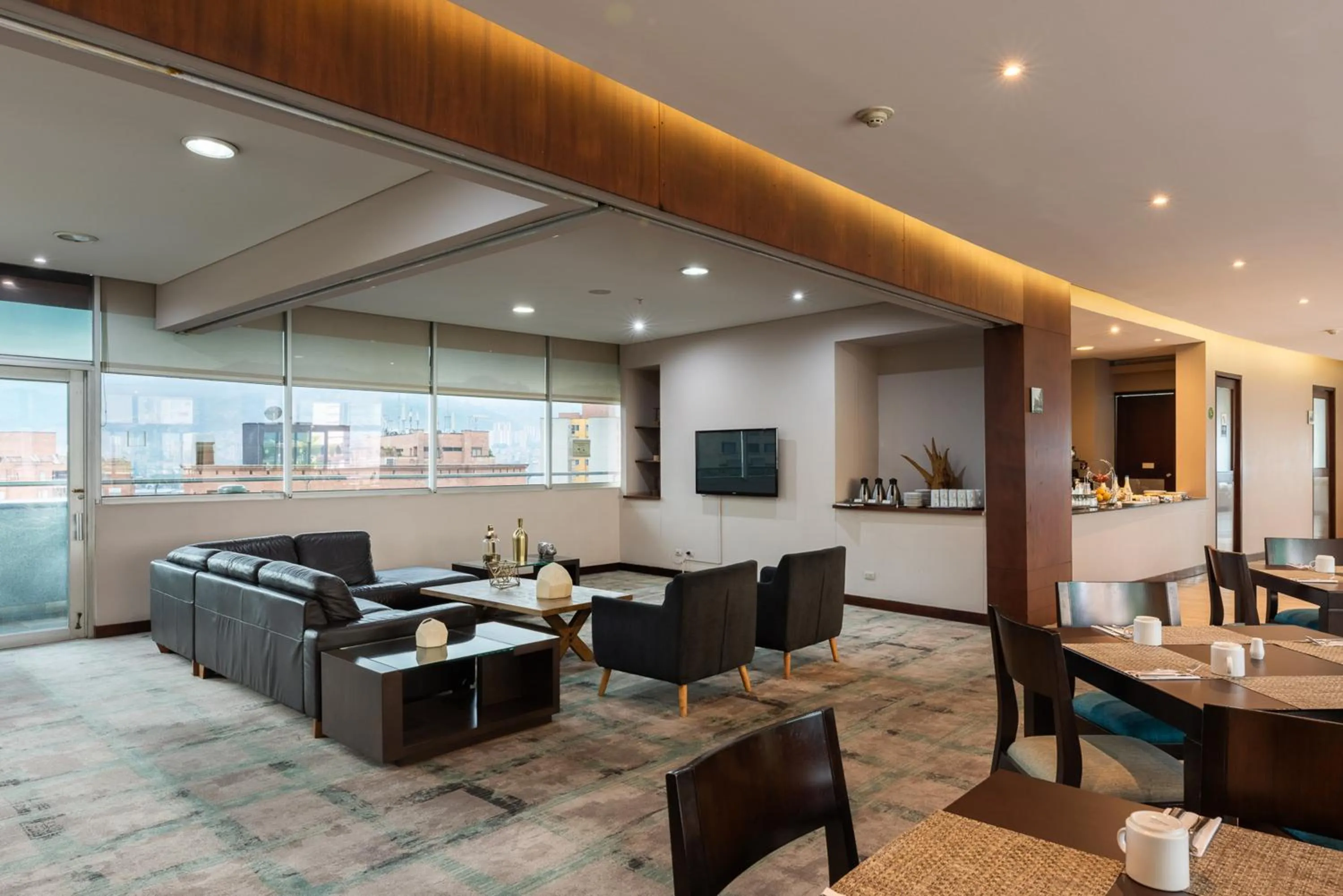 Living room in Estelar Apartamentos Medellin