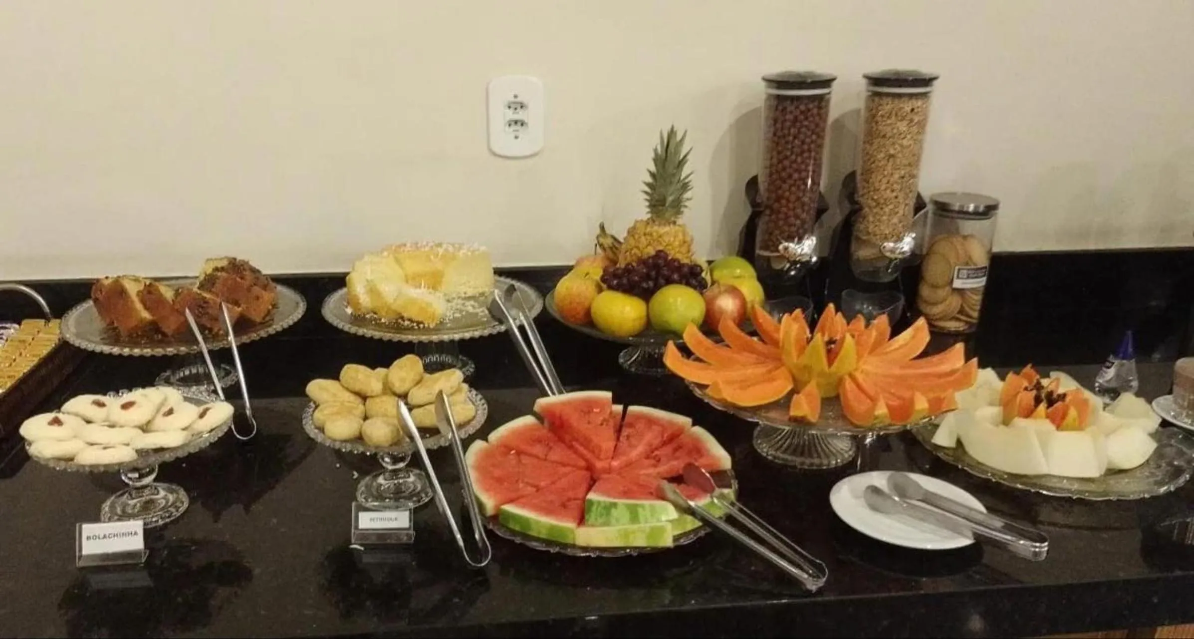 Restaurant/places to eat in Boulevard Park Hotel