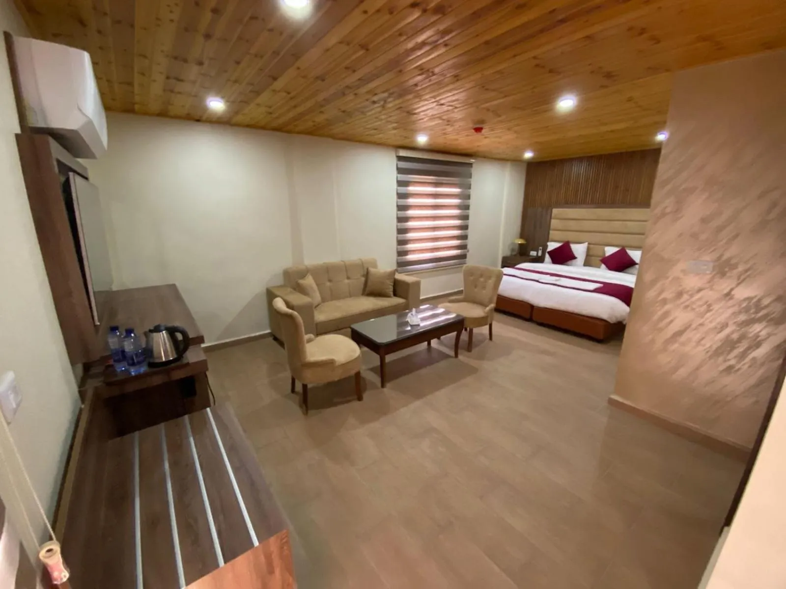 View (from property/room), Bed in Sunset Hotel