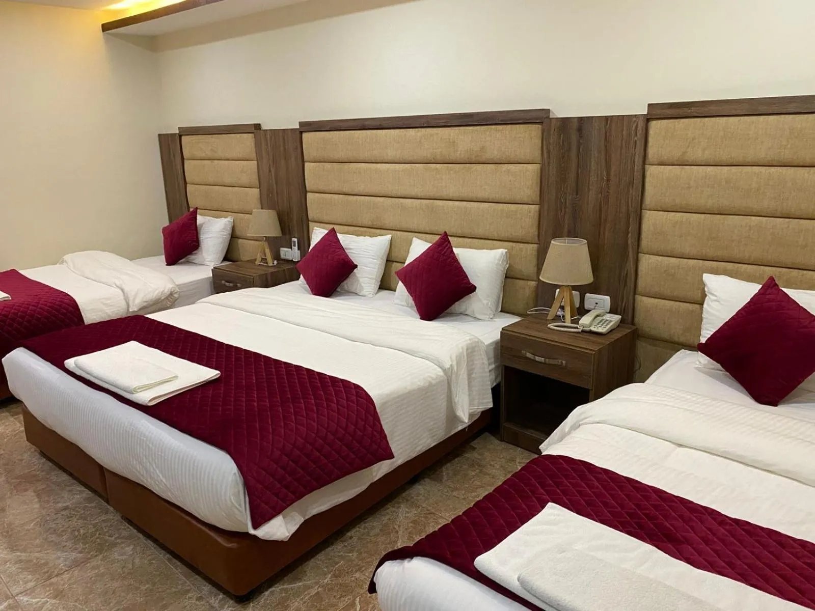 Property building, Bed in Sunset Hotel