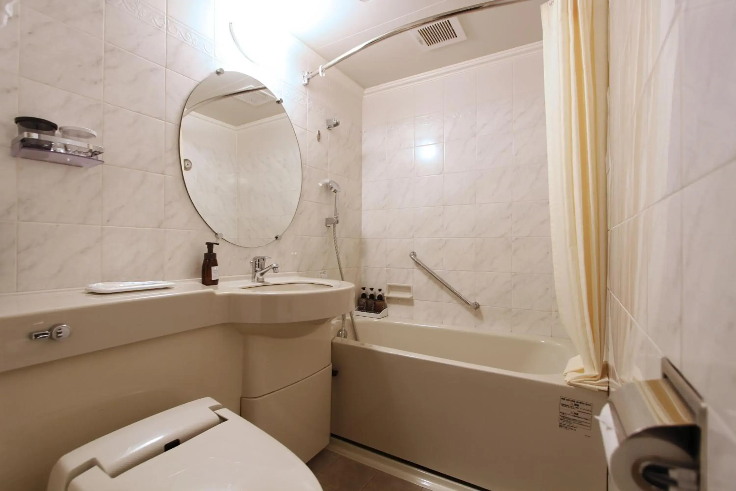 Comfort Twin Room - Non-Smoking in KOKO HOTEL Nagoya Sakae Comfort Twin Room - Non-Smoking in KOKO HOTEL Nagoya Sakae