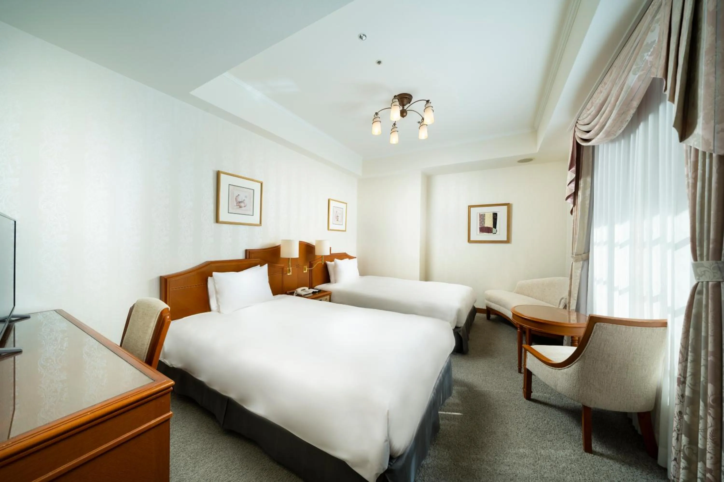 Photo of the whole room, Bed in KOKO HOTEL Osaka Shinsaibashi