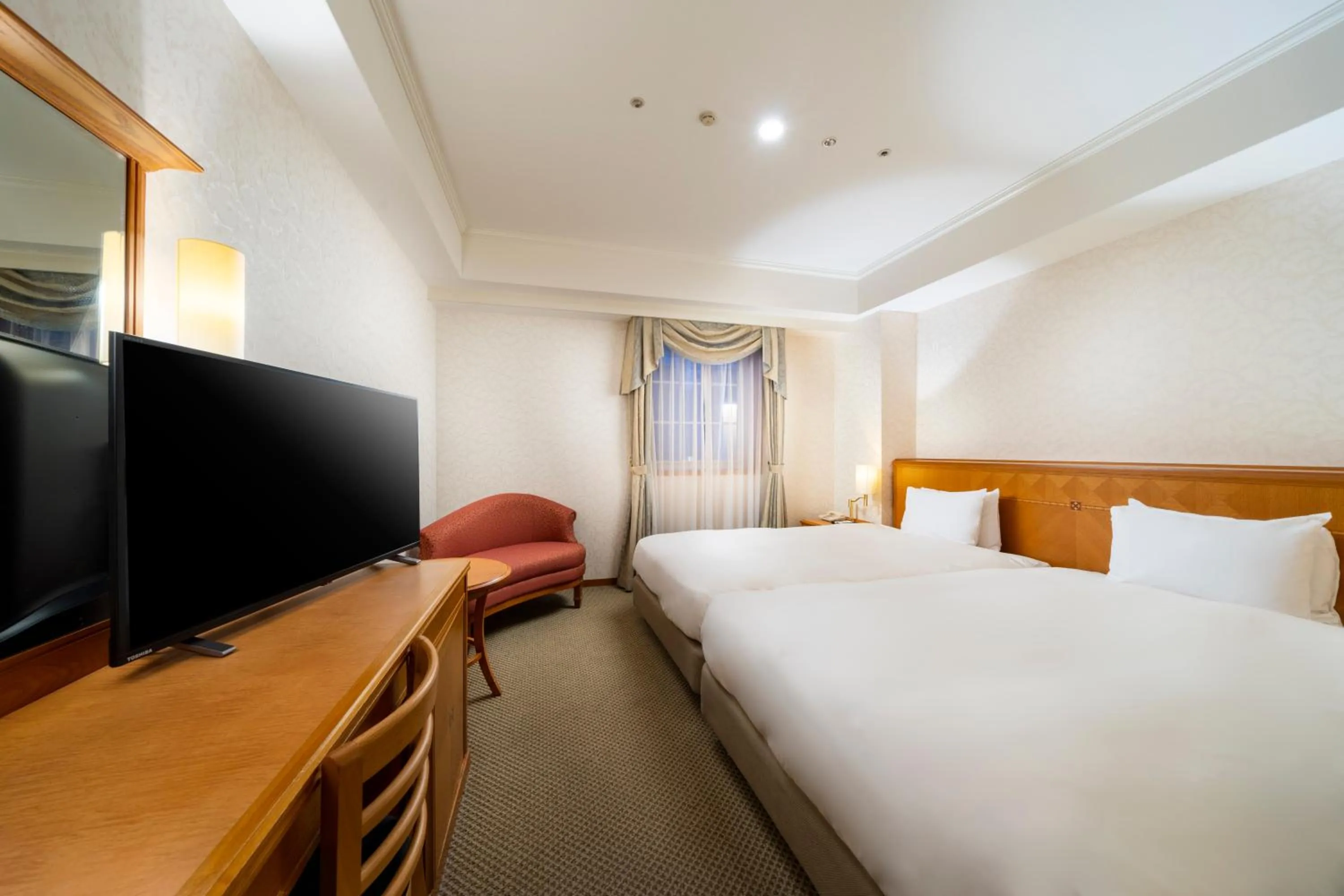Photo of the whole room, Bed in KOKO HOTEL Osaka Shinsaibashi