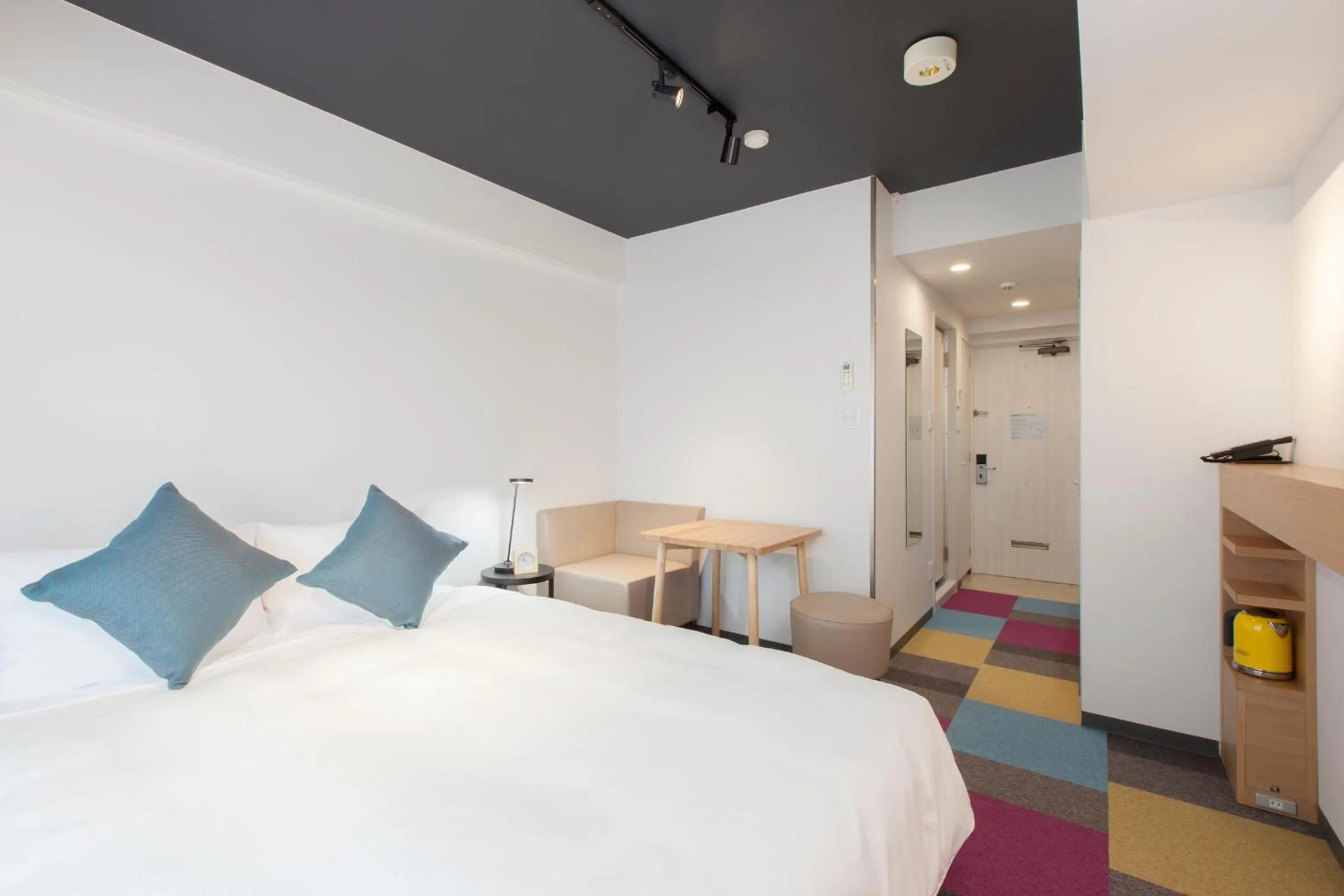 Photo of the whole room, Bed in Tokyu Stay Meguro Yutenji