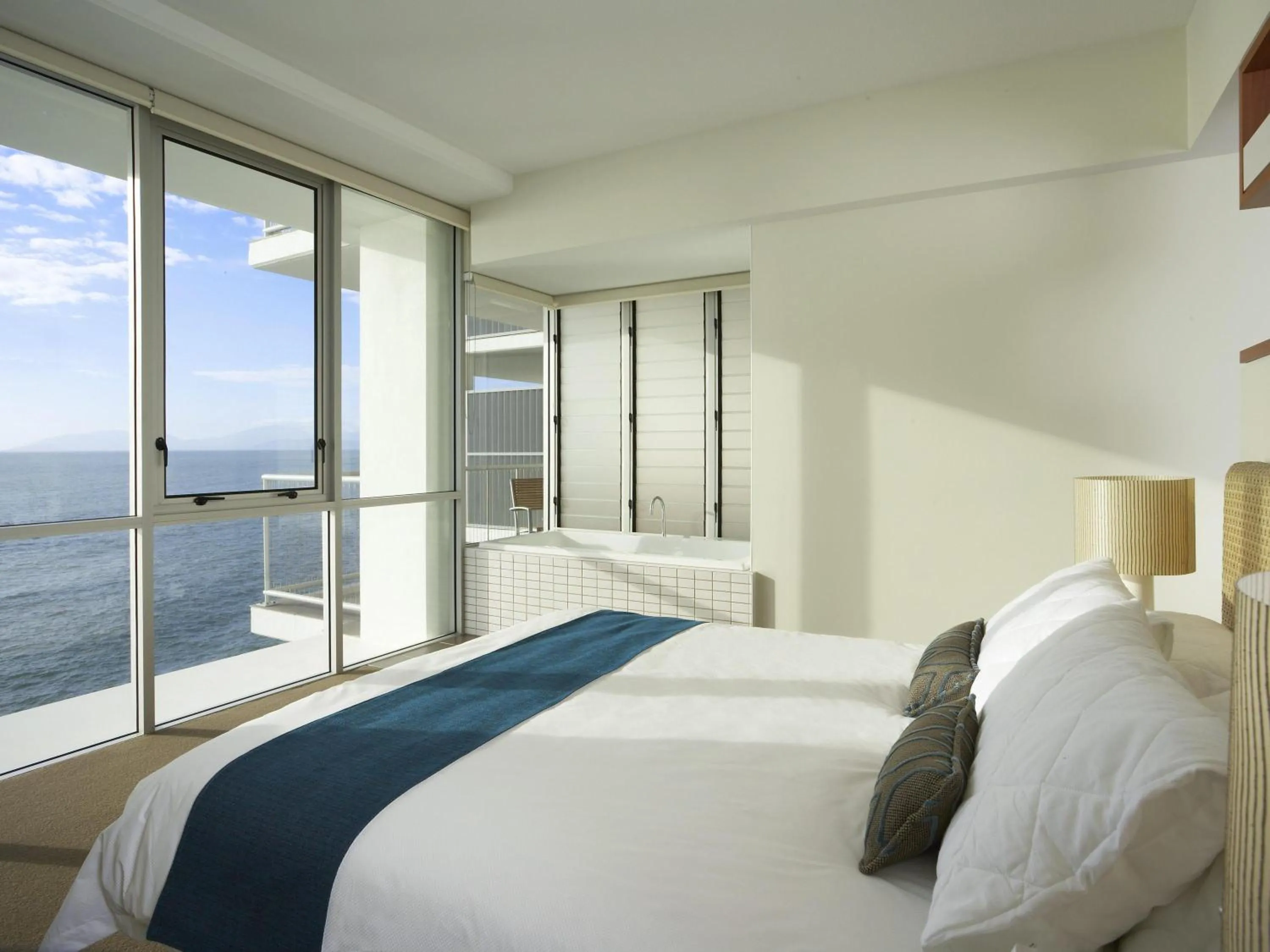 Bedroom, Bed in Grand Mercure Apartments Magnetic Island