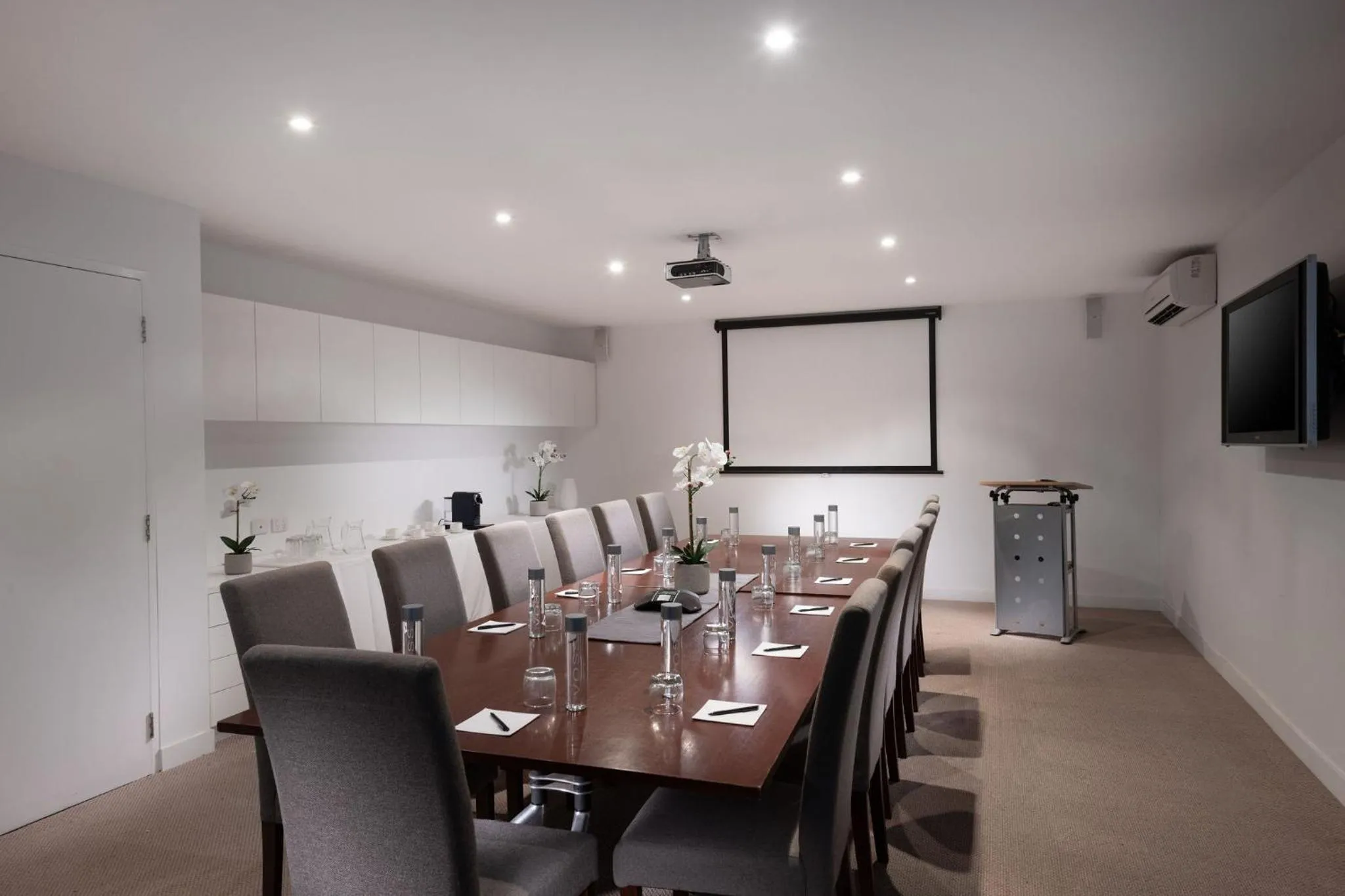 Business facilities in Grand Mercure Apartments Magnetic Island