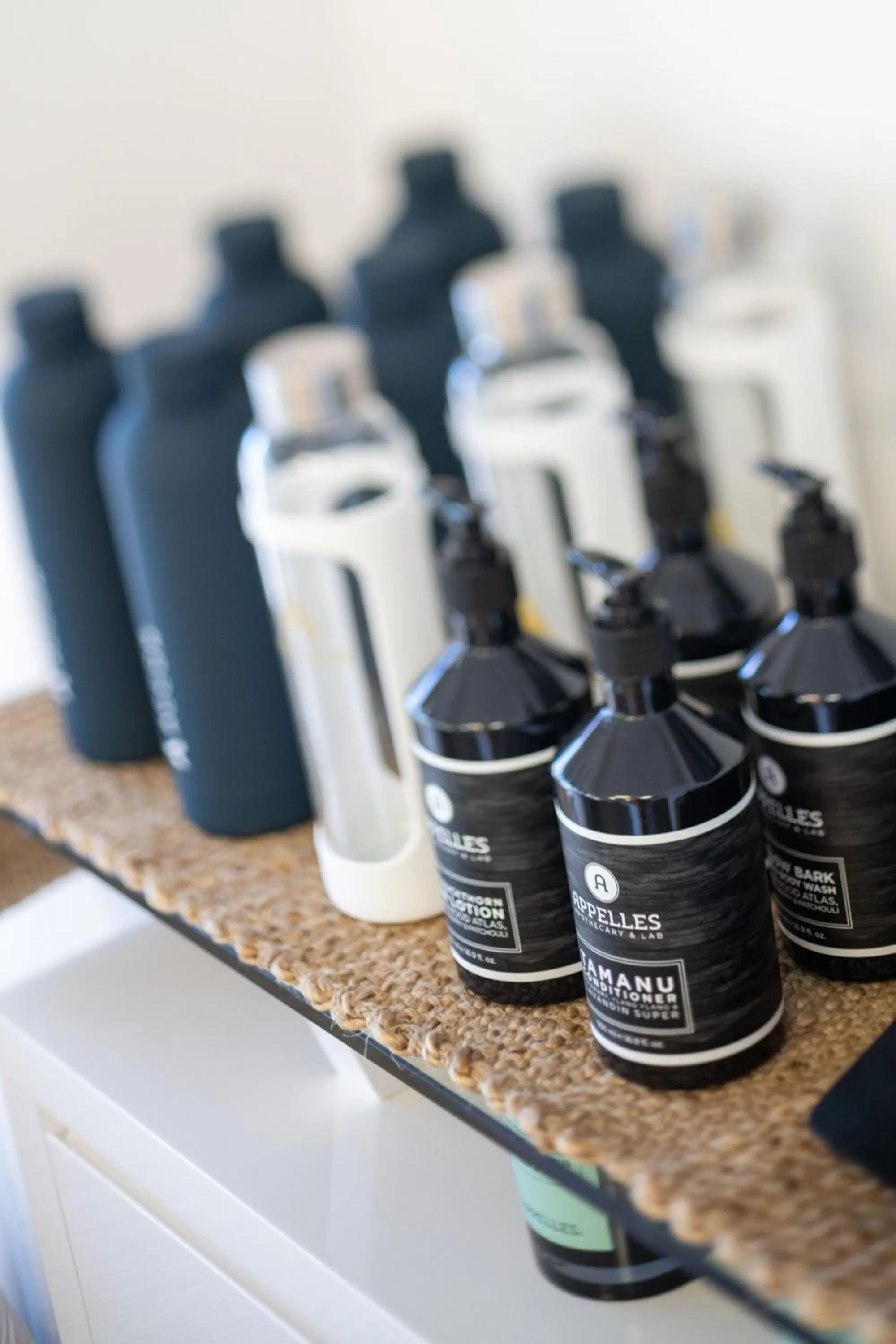 On-site shops in Grand Mercure Apartments Magnetic Island