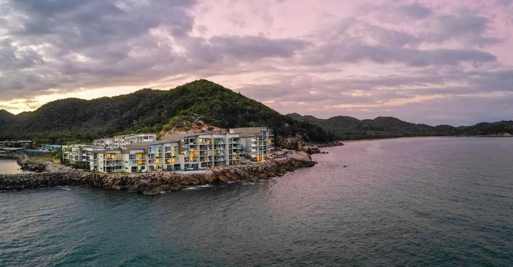 Natural landscape in Grand Mercure Apartments Magnetic Island