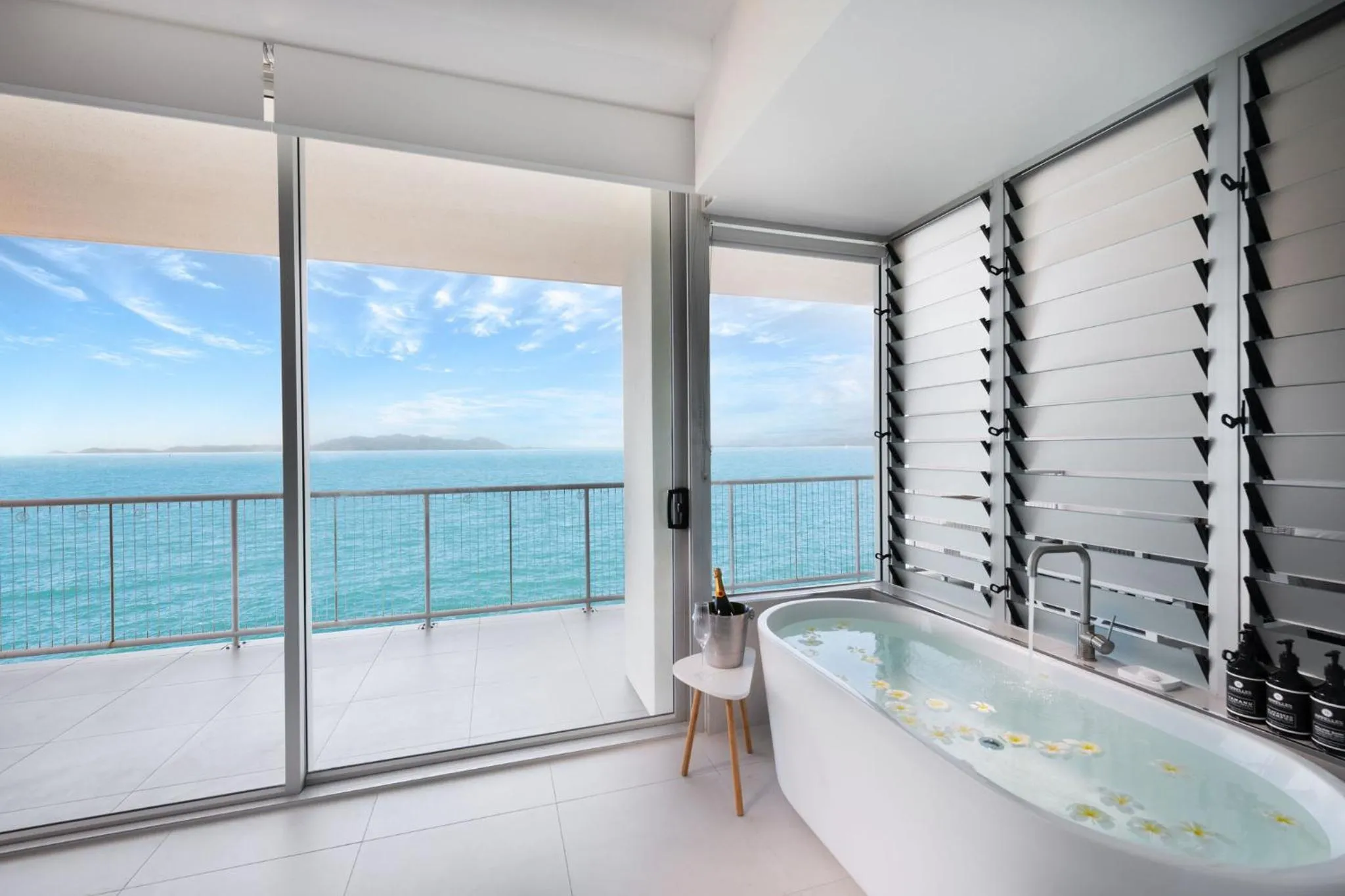 Natural landscape in Grand Mercure Apartments Magnetic Island