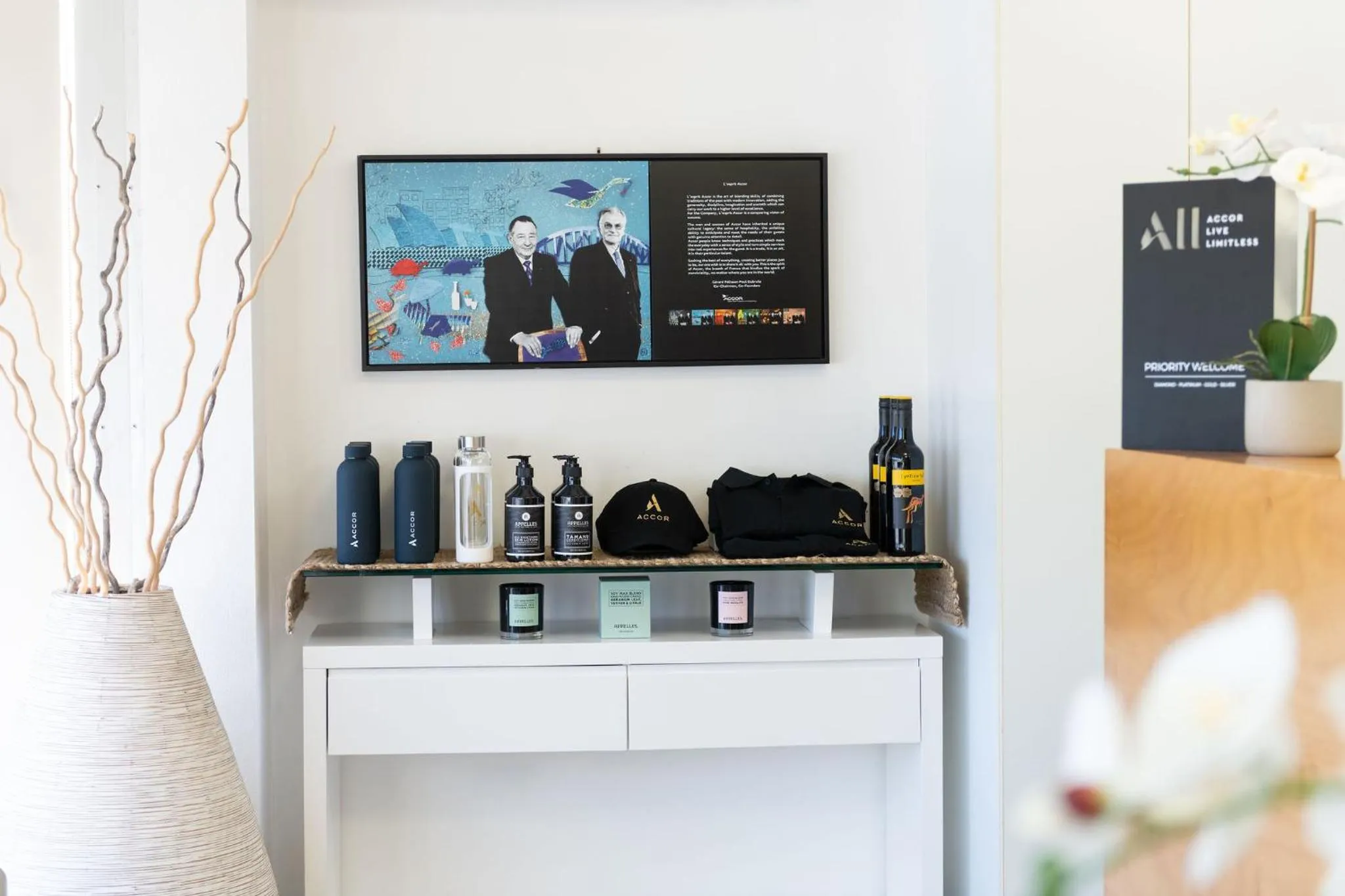 On-site shops in Grand Mercure Apartments Magnetic Island