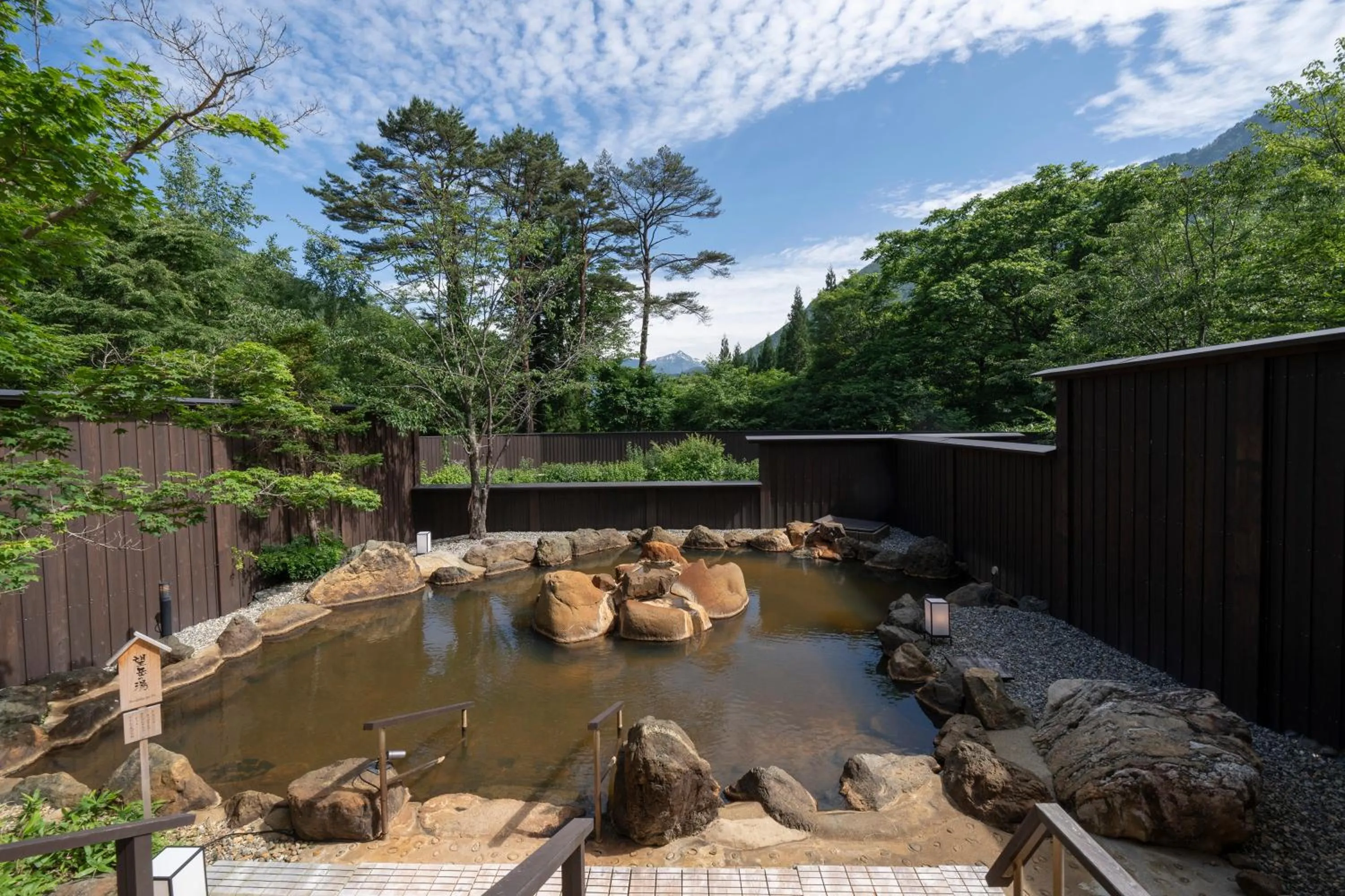 Spring in Miyama Ouan Kyoritsu Resort