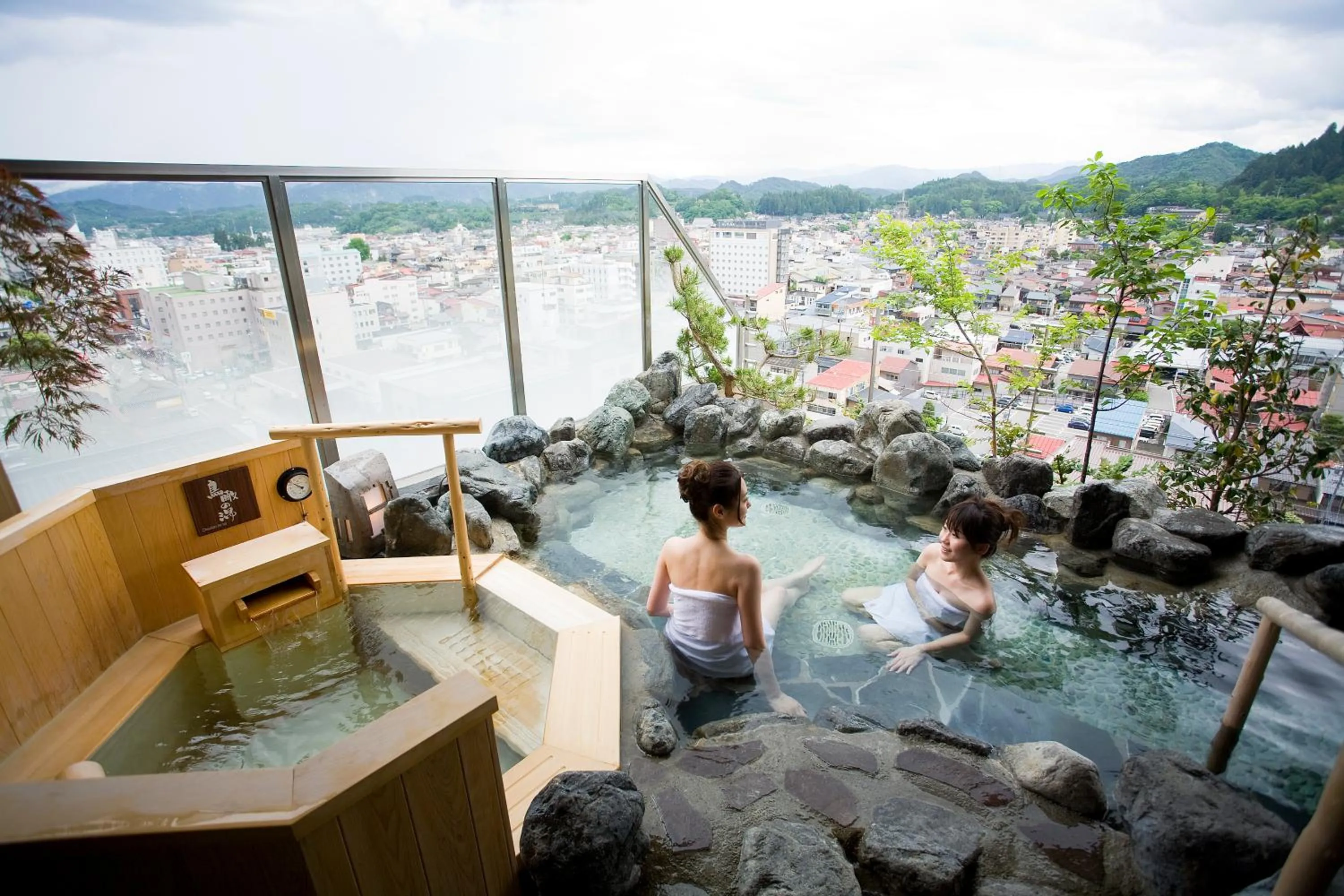 Hot Spring Bath in Takayama Ouan