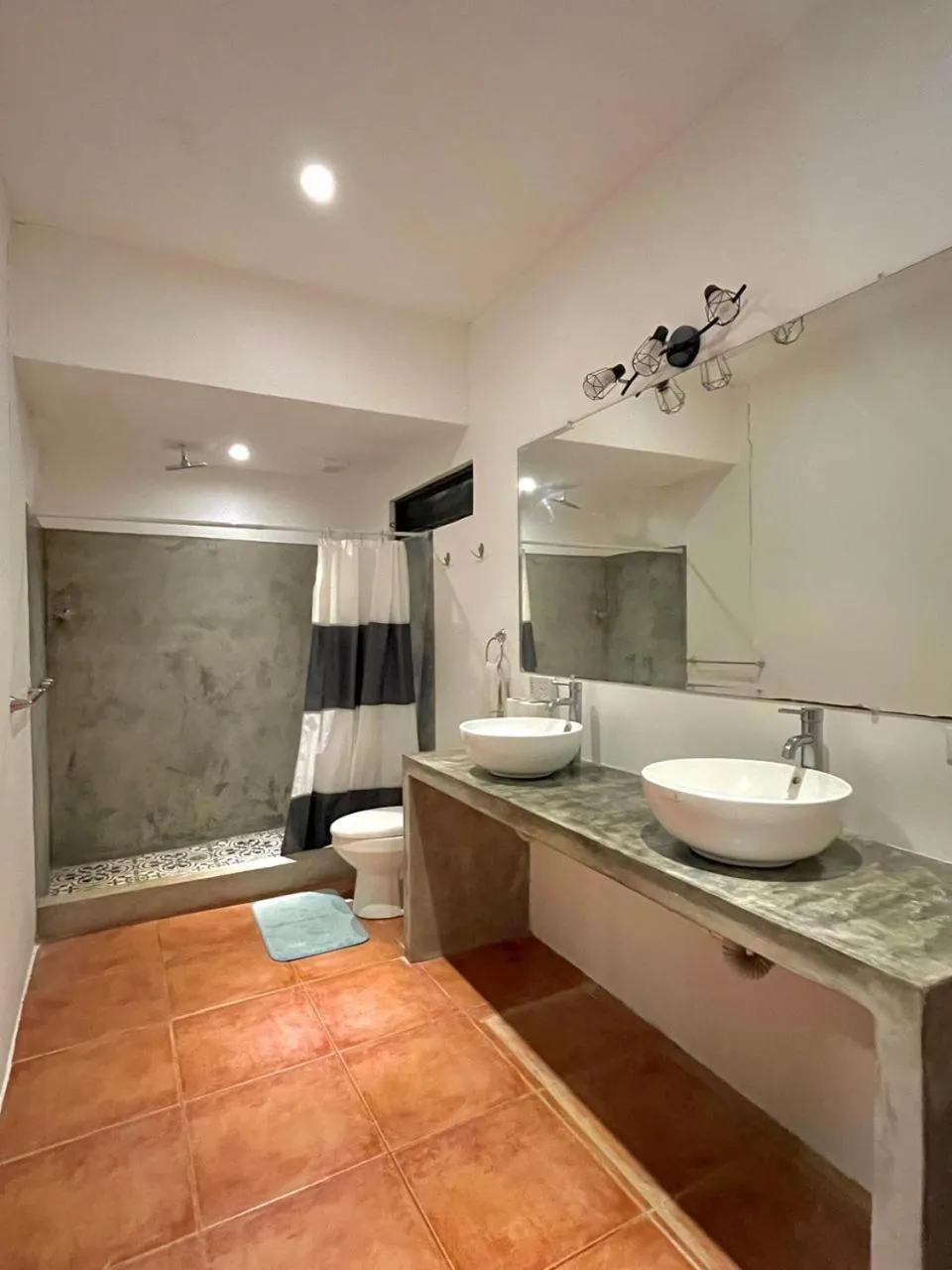 Shower in Tamarindo Backpackers