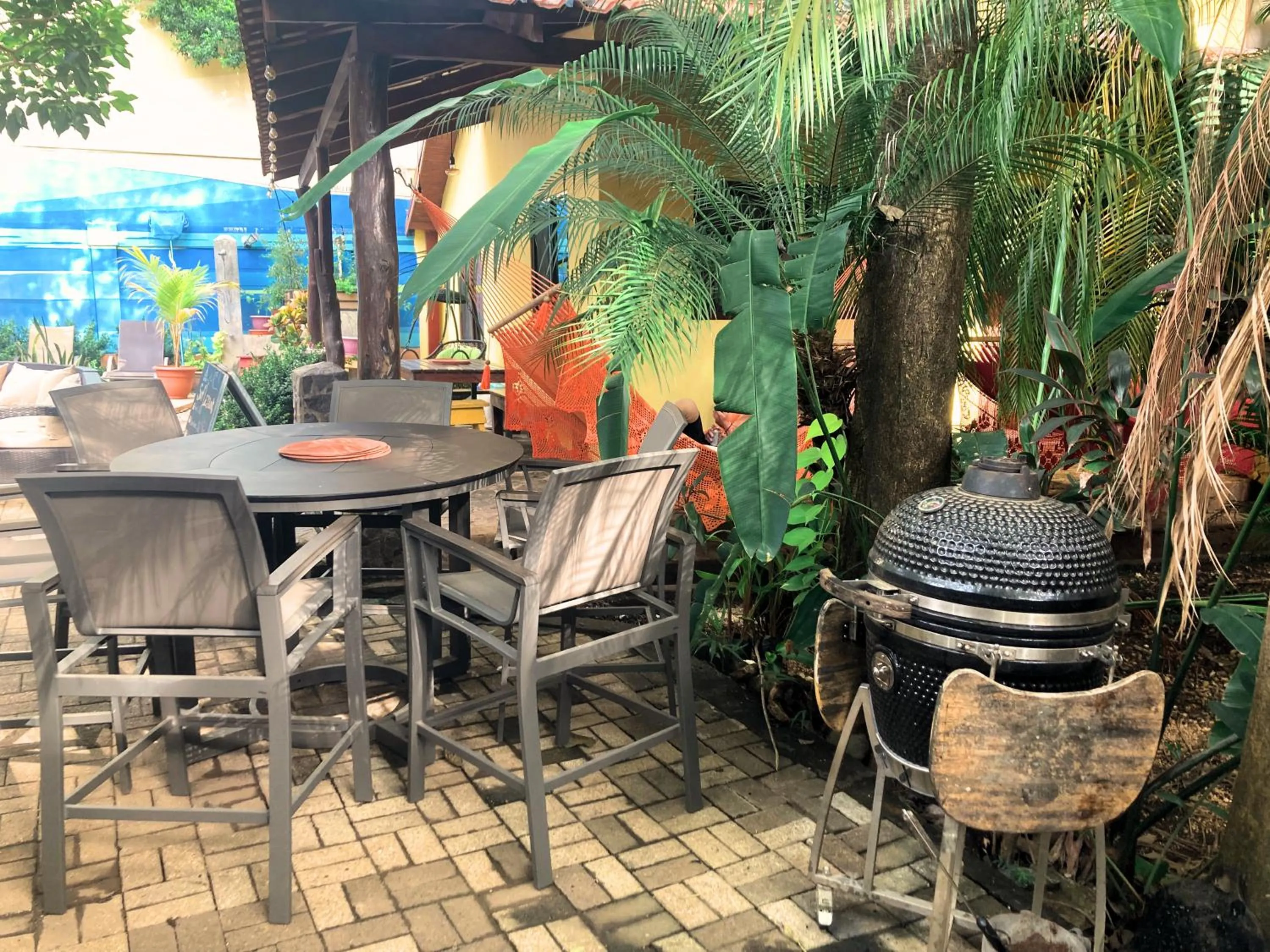 Restaurant/places to eat in Tamarindo Backpackers