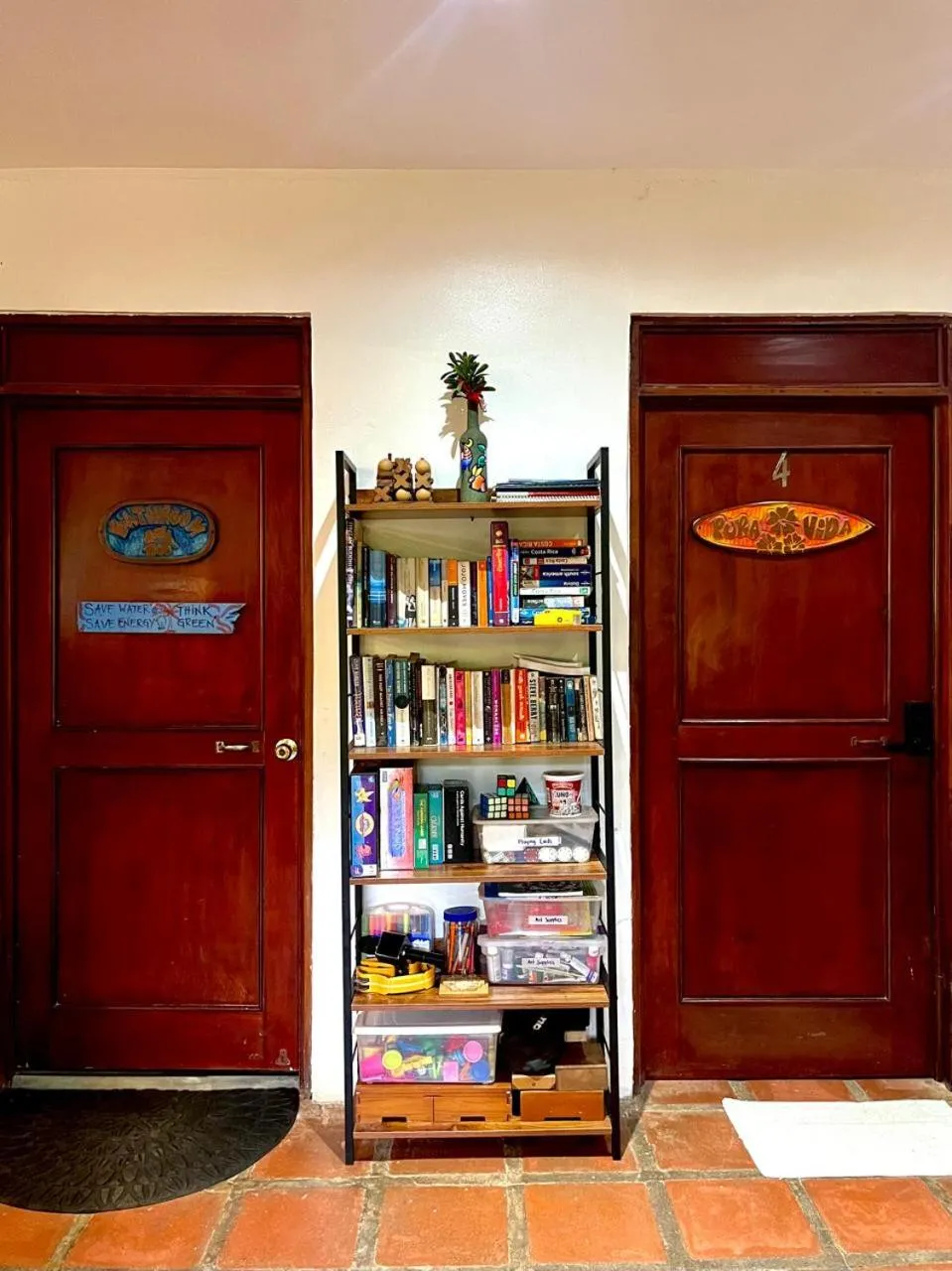 Library in Tamarindo Backpackers