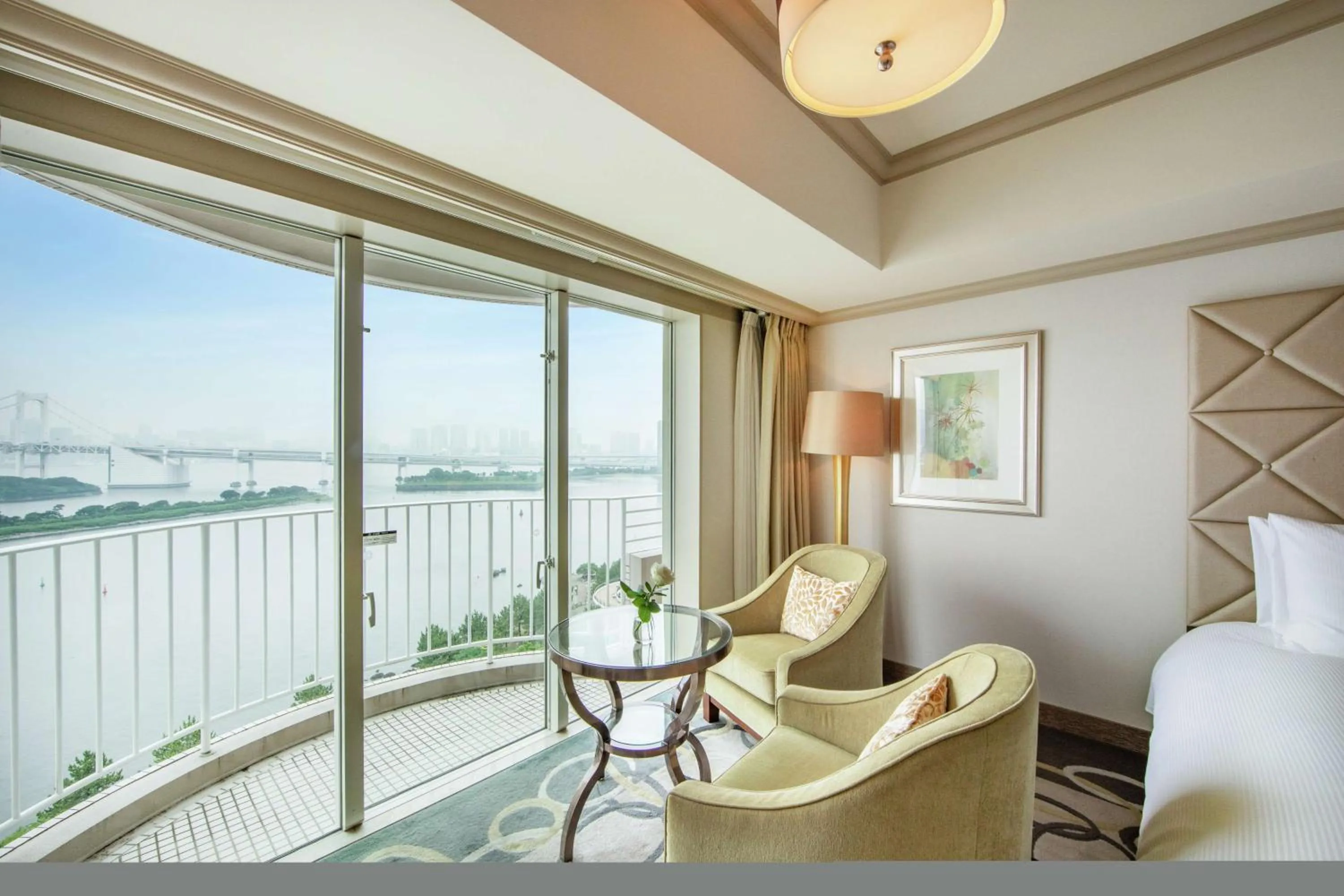 Bed in Hilton Tokyo Odaiba