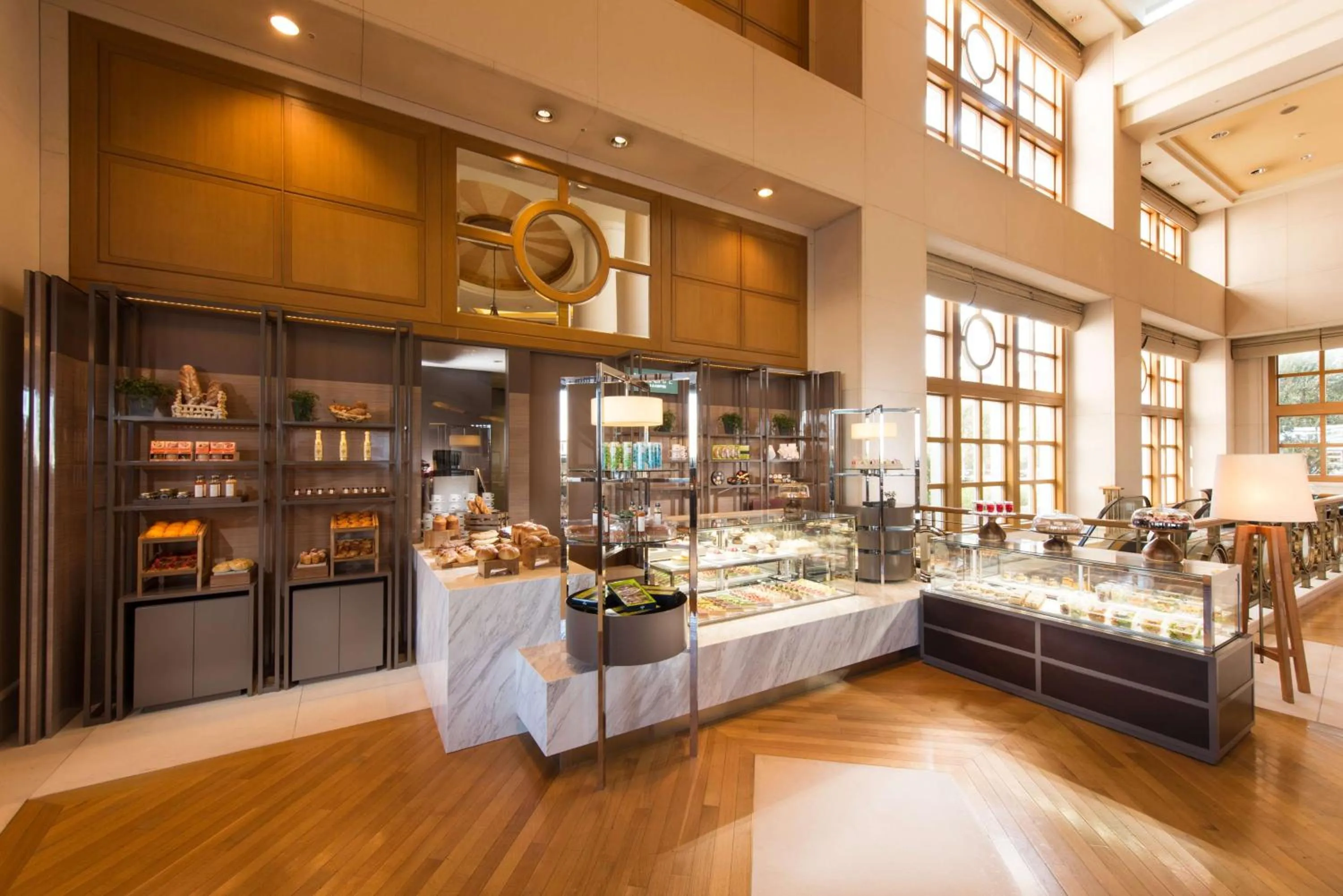 Restaurant/places to eat in Hilton Tokyo Odaiba