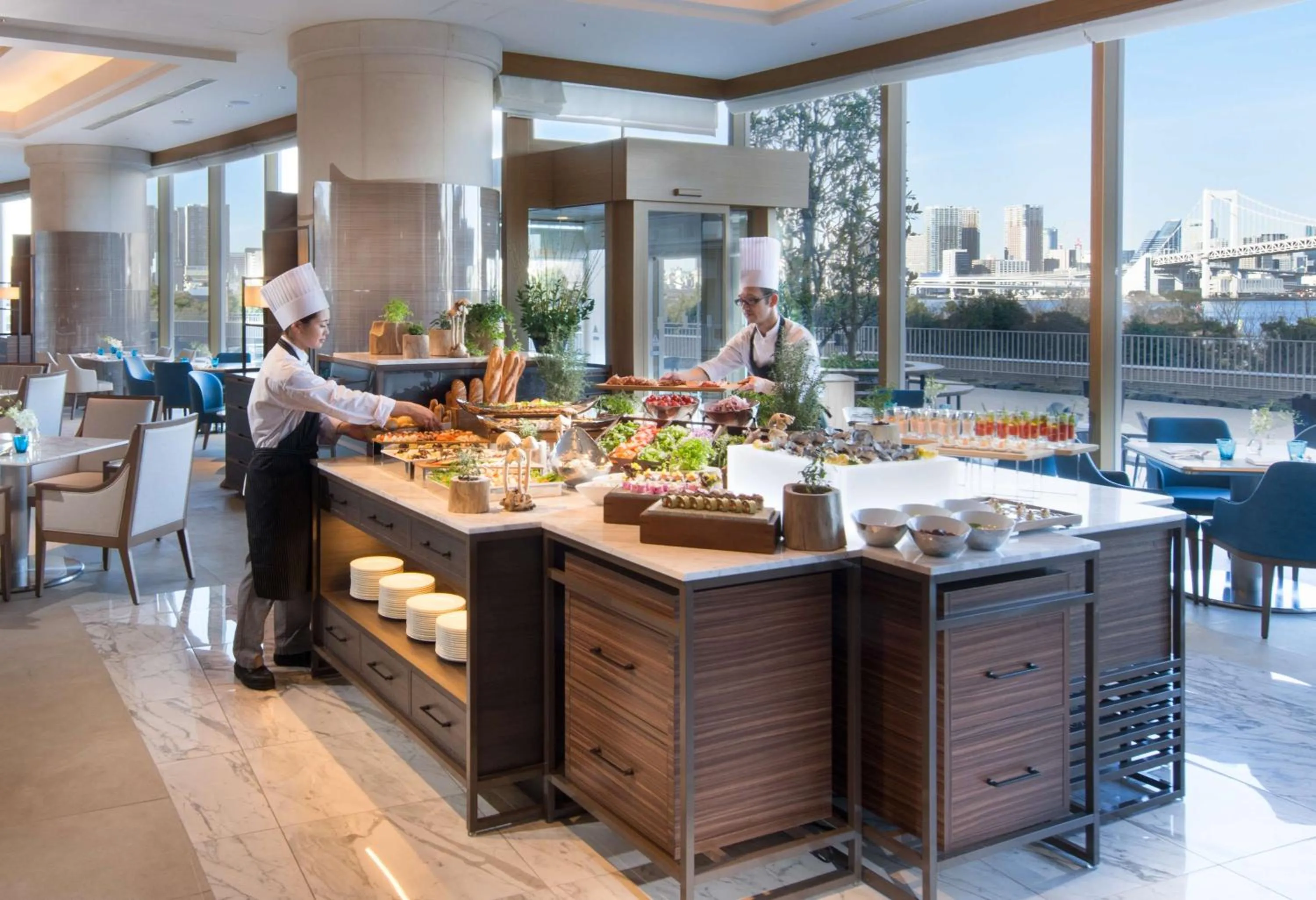 Restaurant/places to eat in Hilton Tokyo Odaiba