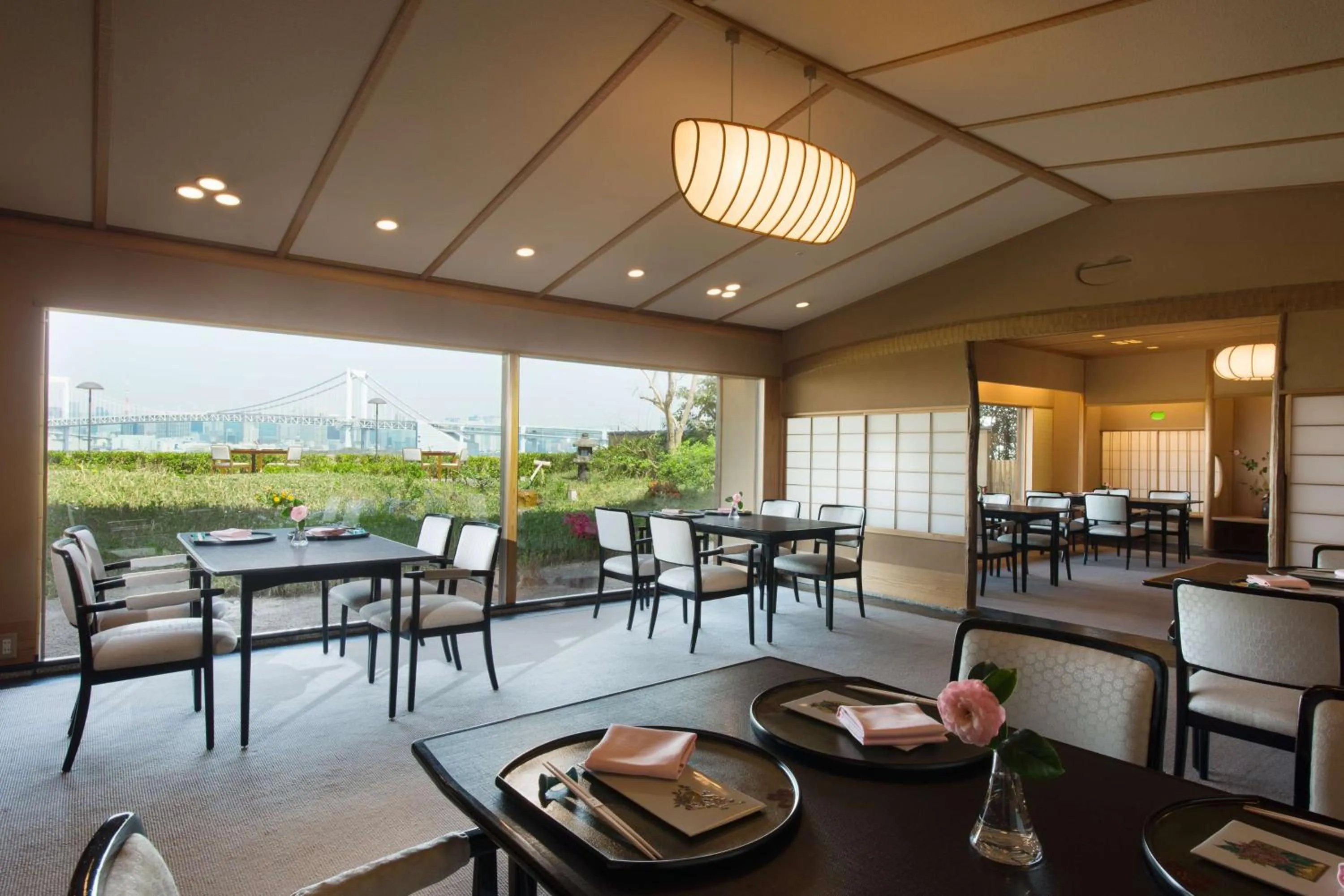 Restaurant/places to eat in Hilton Tokyo Odaiba