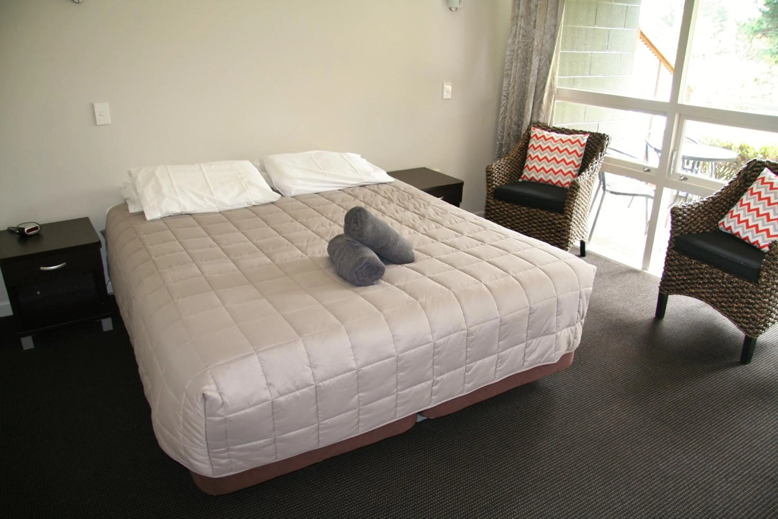 Bed in Taupo Debretts Spa Resort