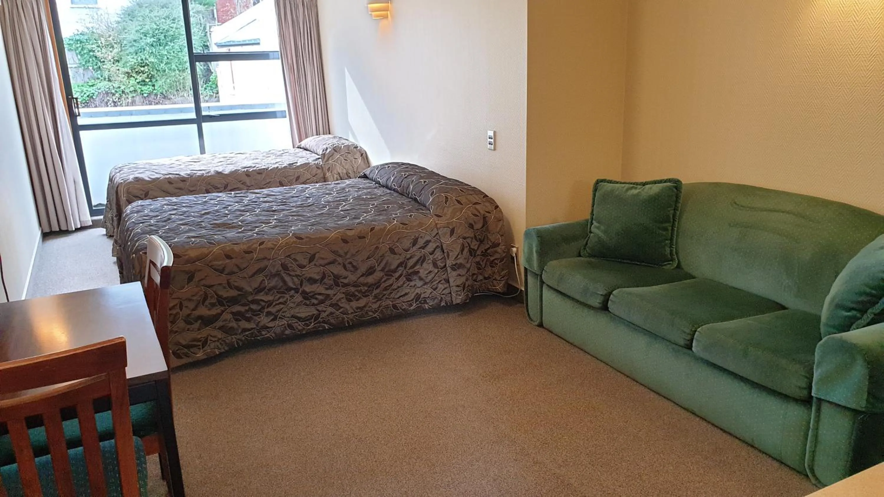 Photo of the whole room in 97 Motel Moray