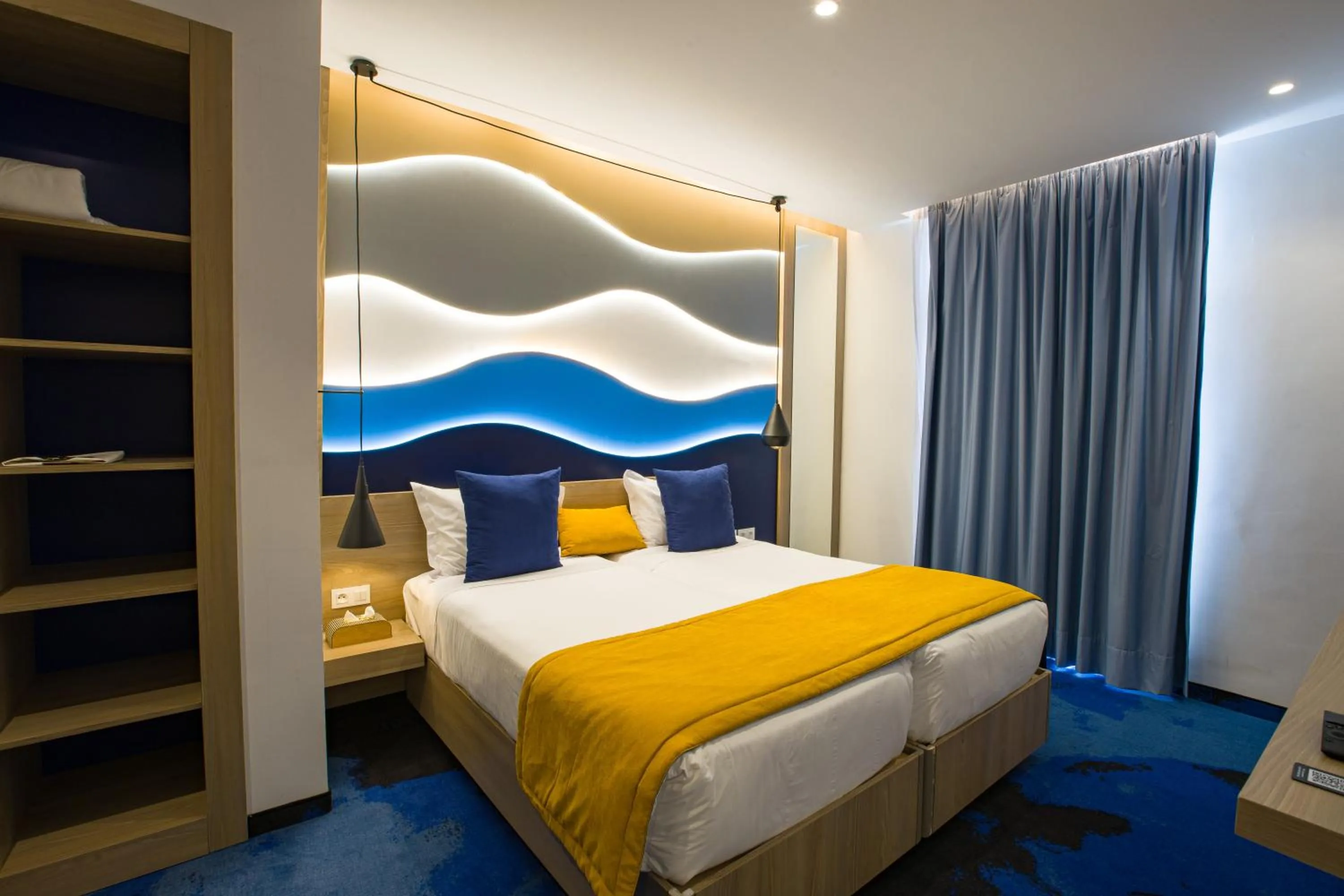 Bed in Hotel Carlton