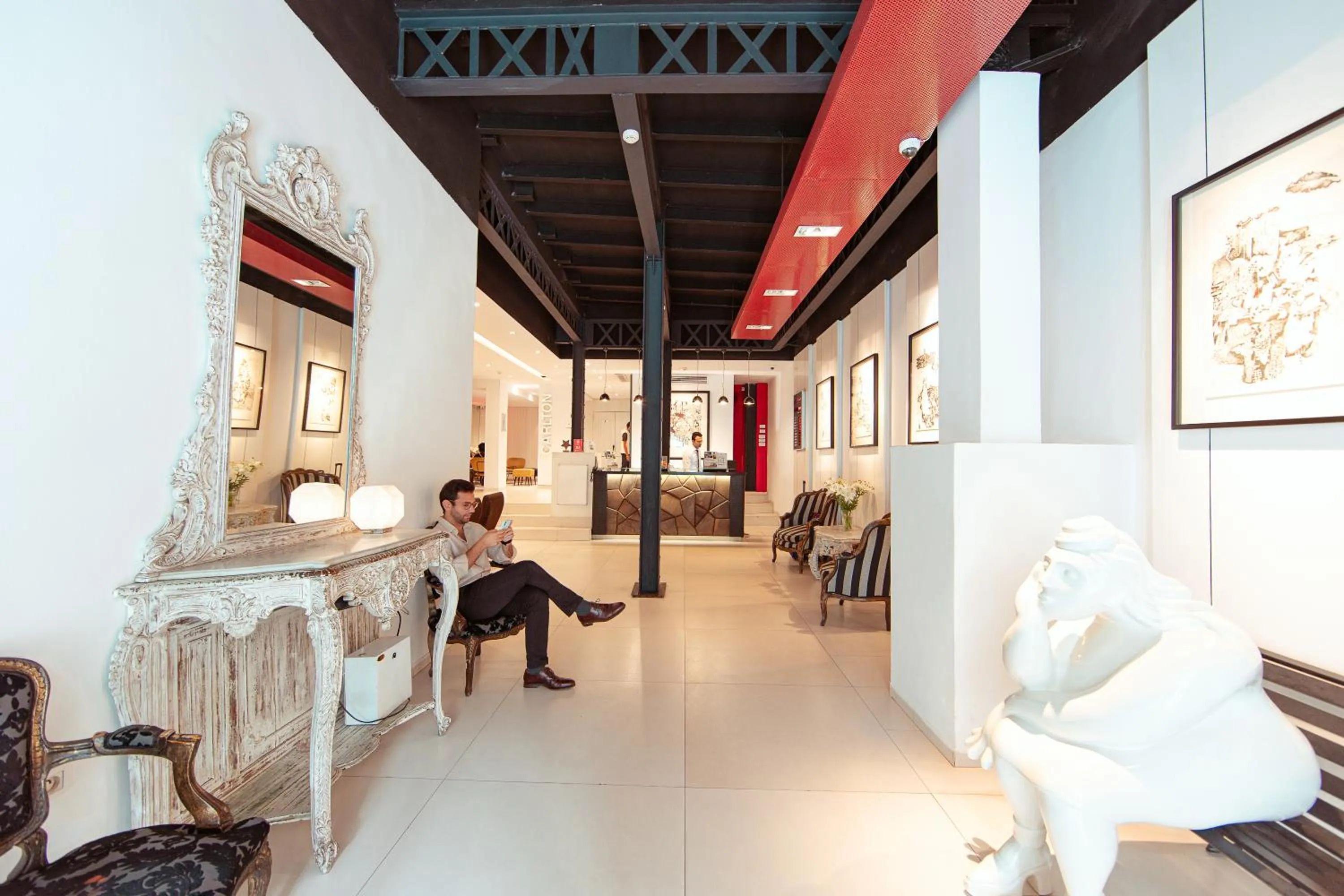 Property building in Hotel Carlton